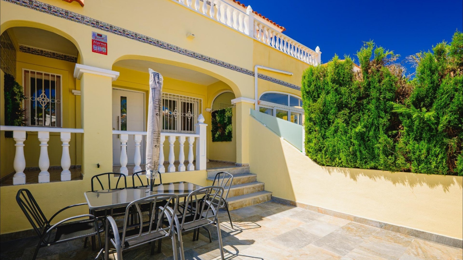 Resale - Townhouse - Villamartin - bosque de las lomas