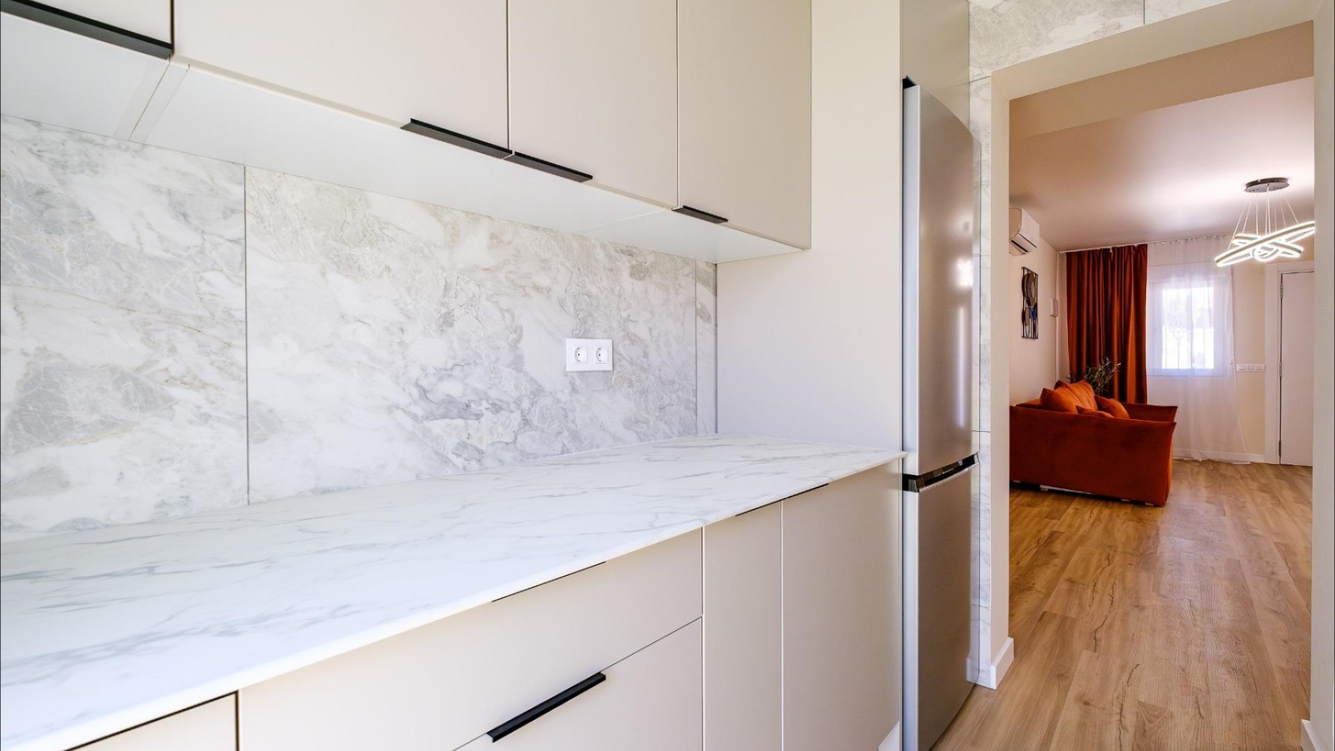 Resale - Townhouse - Villamartin - bosque de las lomas