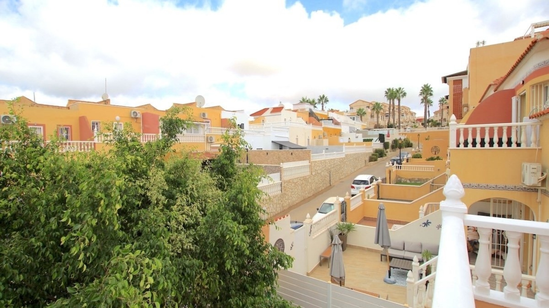 Resale - Townhouse - Villamartin - bosque de las lomas