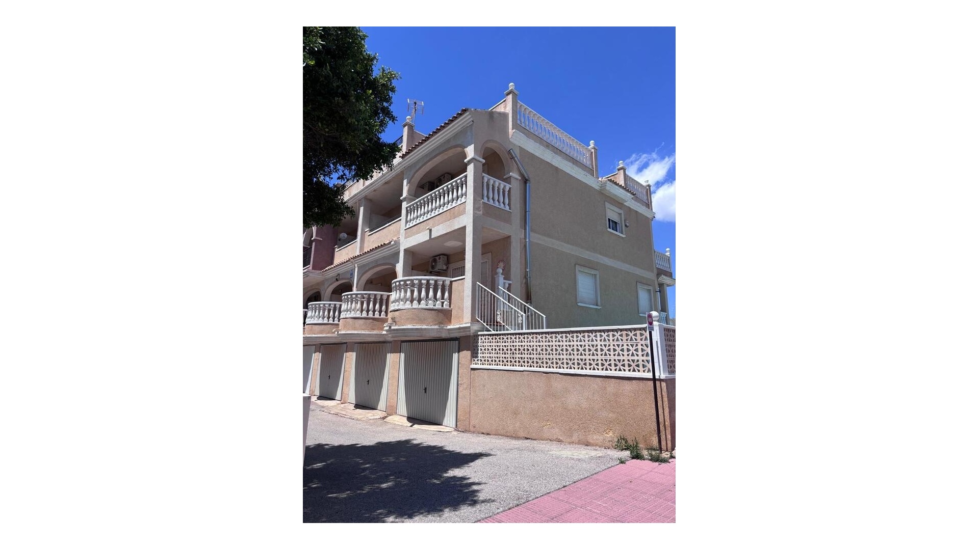 Resale - Townhouse - Villamartin - costa dorada