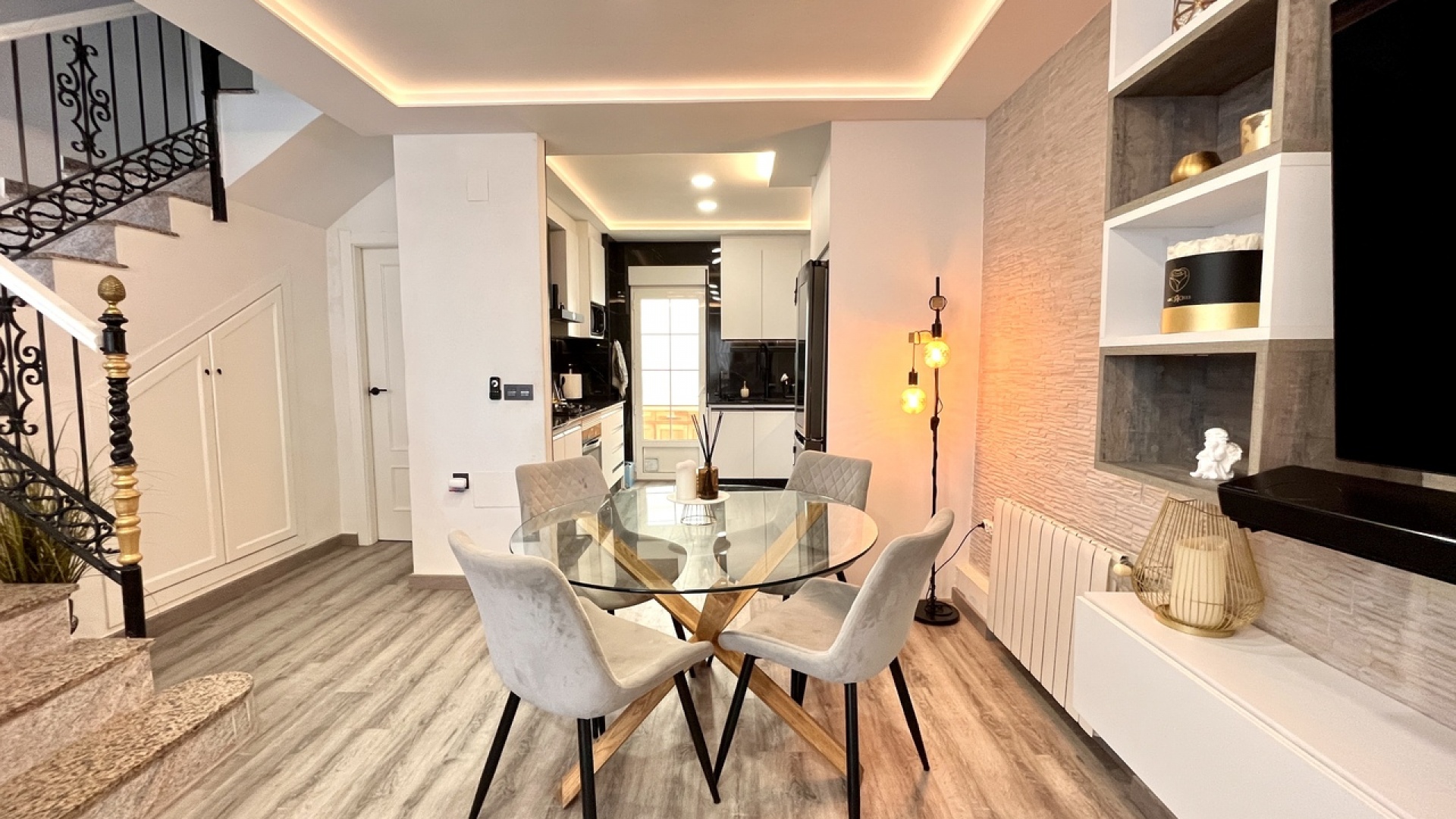 Resale - Townhouse - Villamartin - entre golf