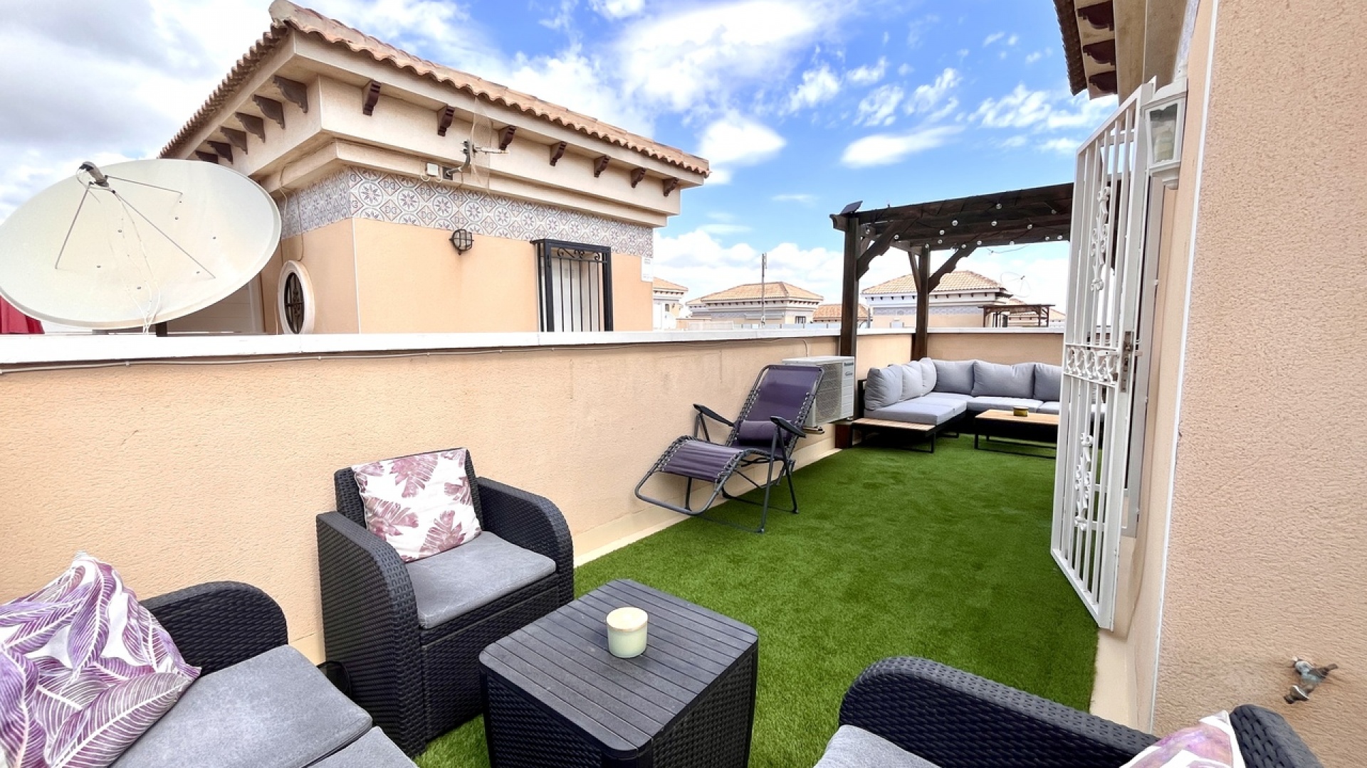 Resale - Townhouse - Villamartin - entre golf
