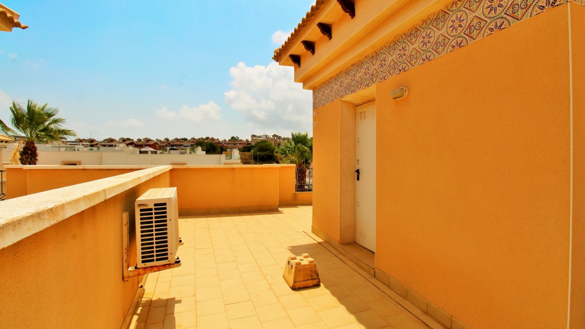 Resale - Townhouse - Villamartin - entre golf