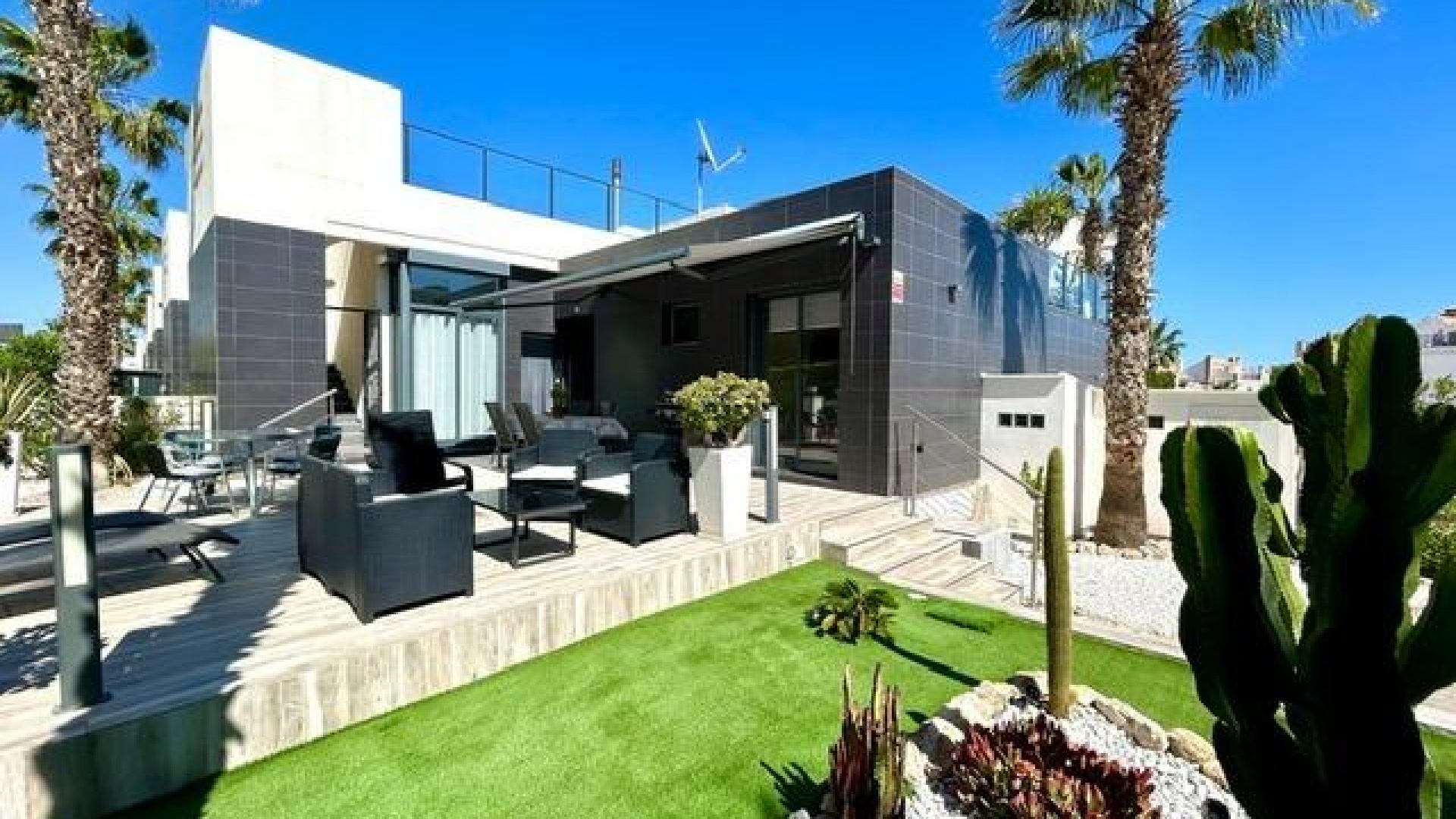 Resale - Townhouse - Villamartin - La Fuente