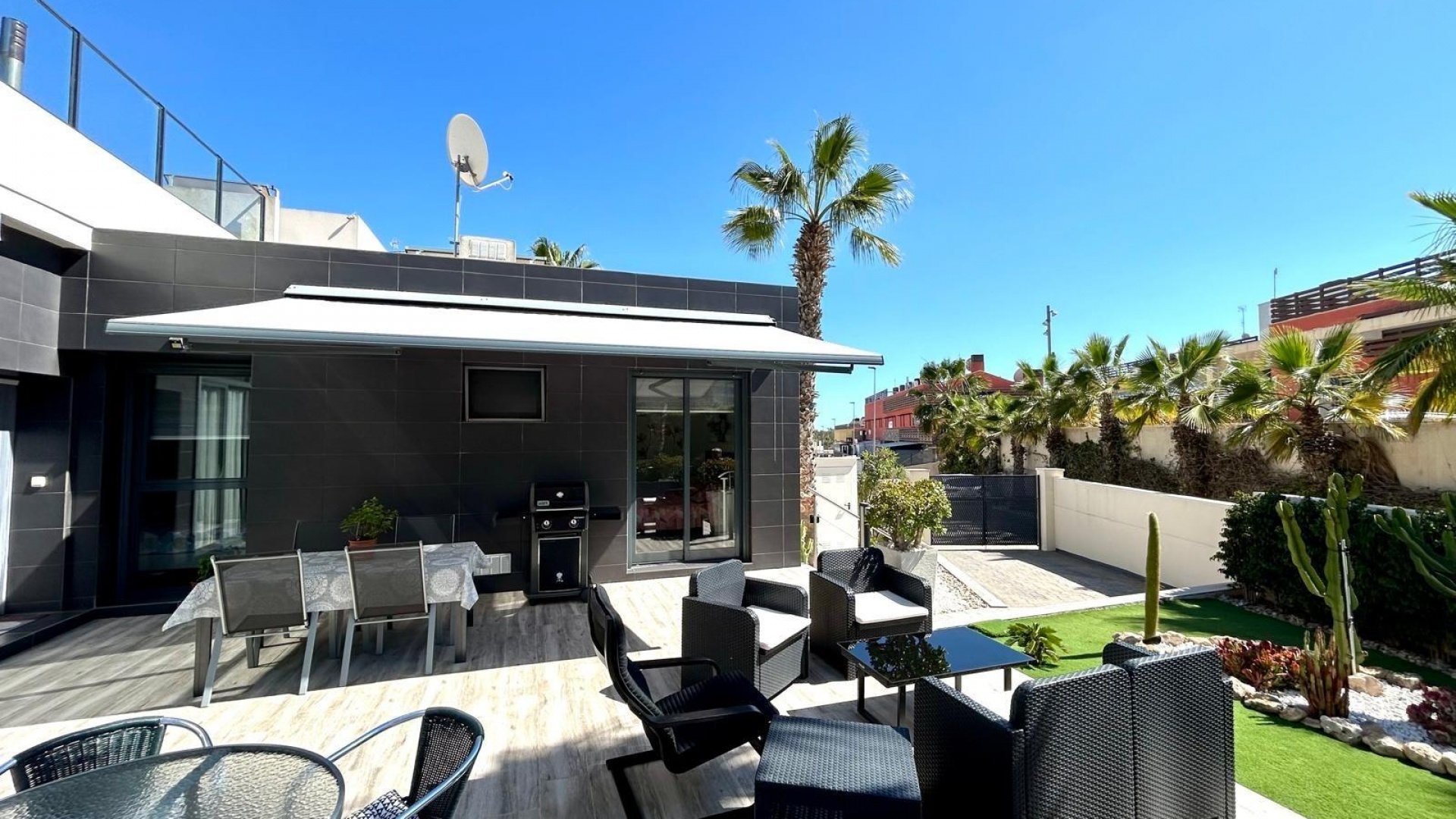 Resale - Townhouse - Villamartin - La Fuente