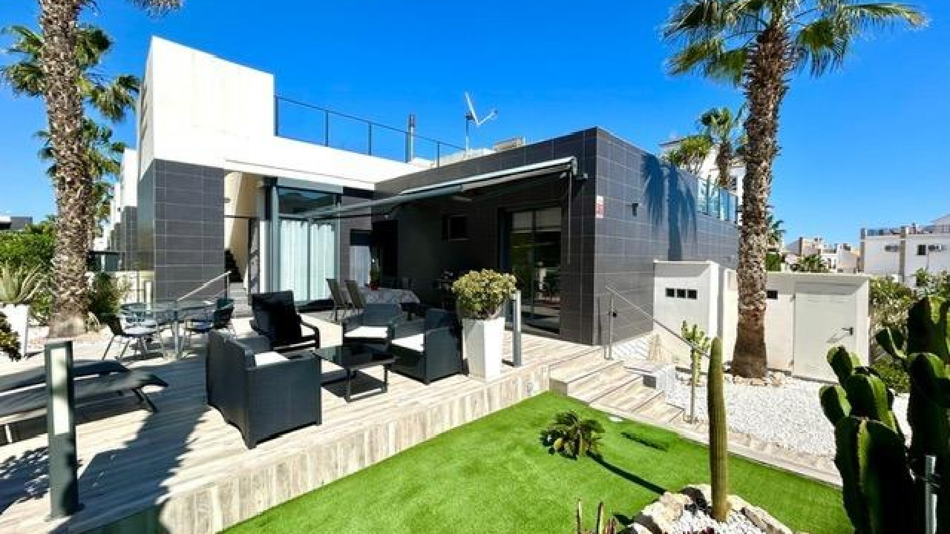 Resale - Townhouse - Villamartin - La Fuente