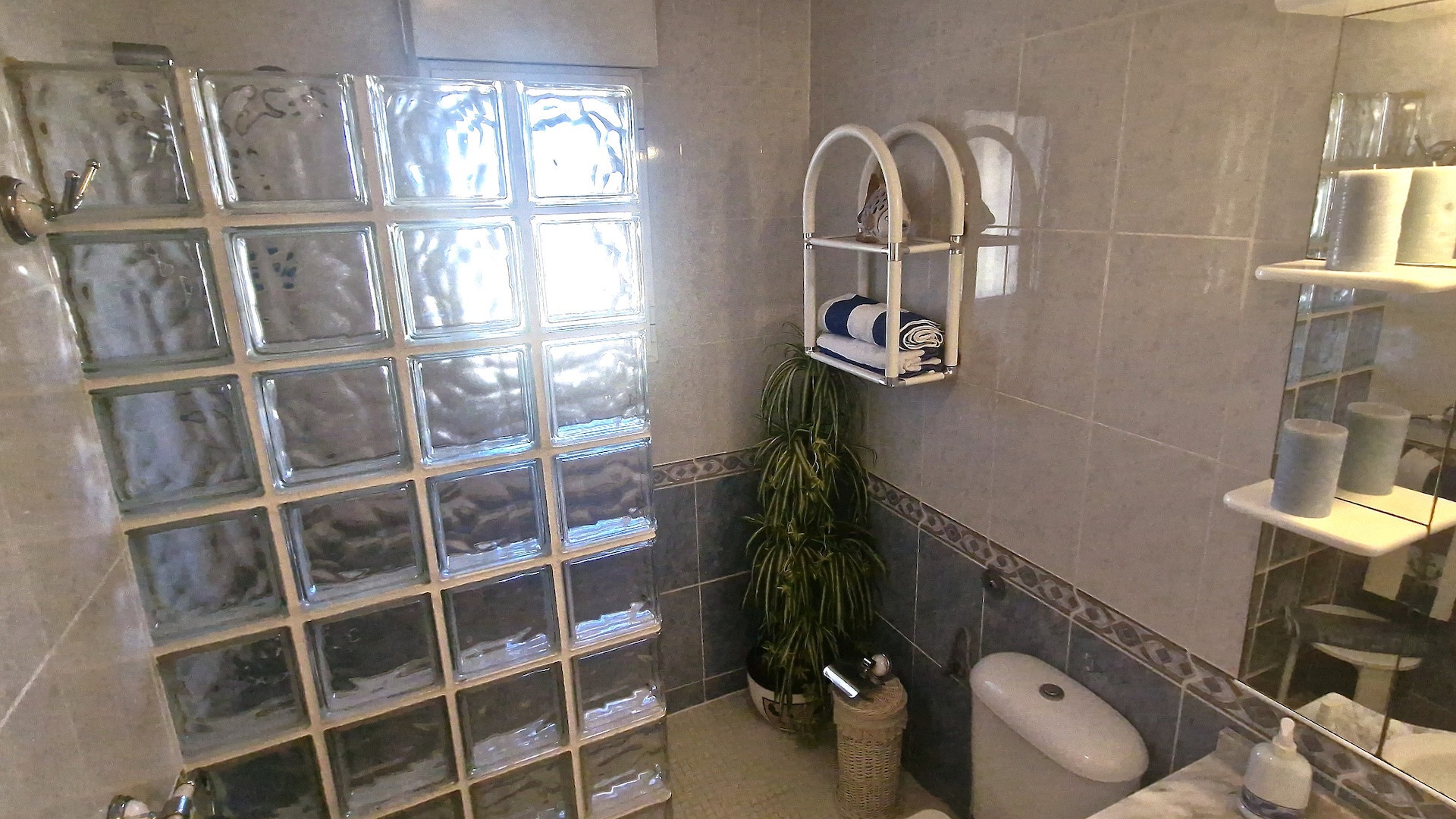 Resale - Townhouse - Villamartin - las filipinas