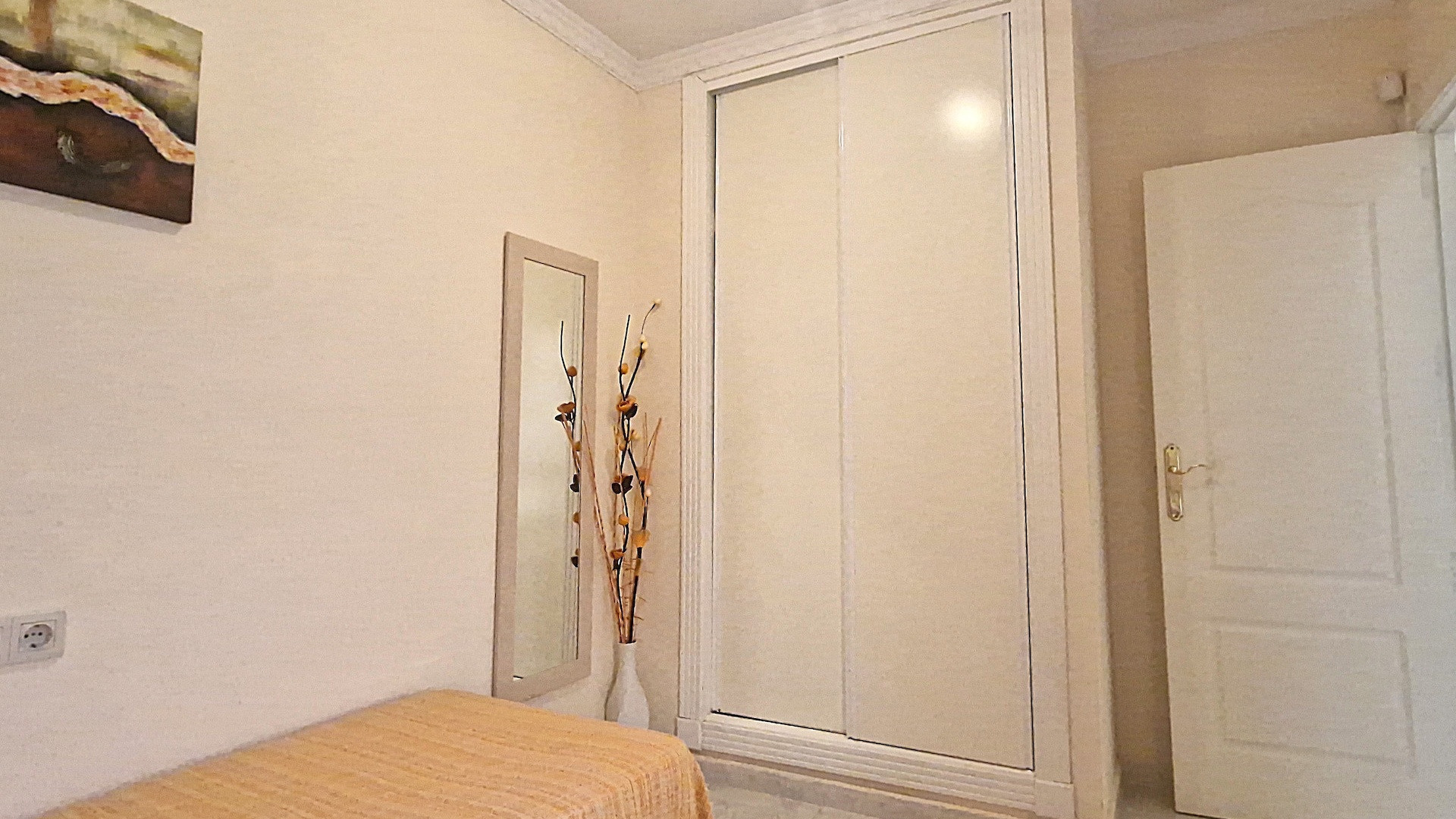 Resale - Townhouse - Villamartin - las filipinas