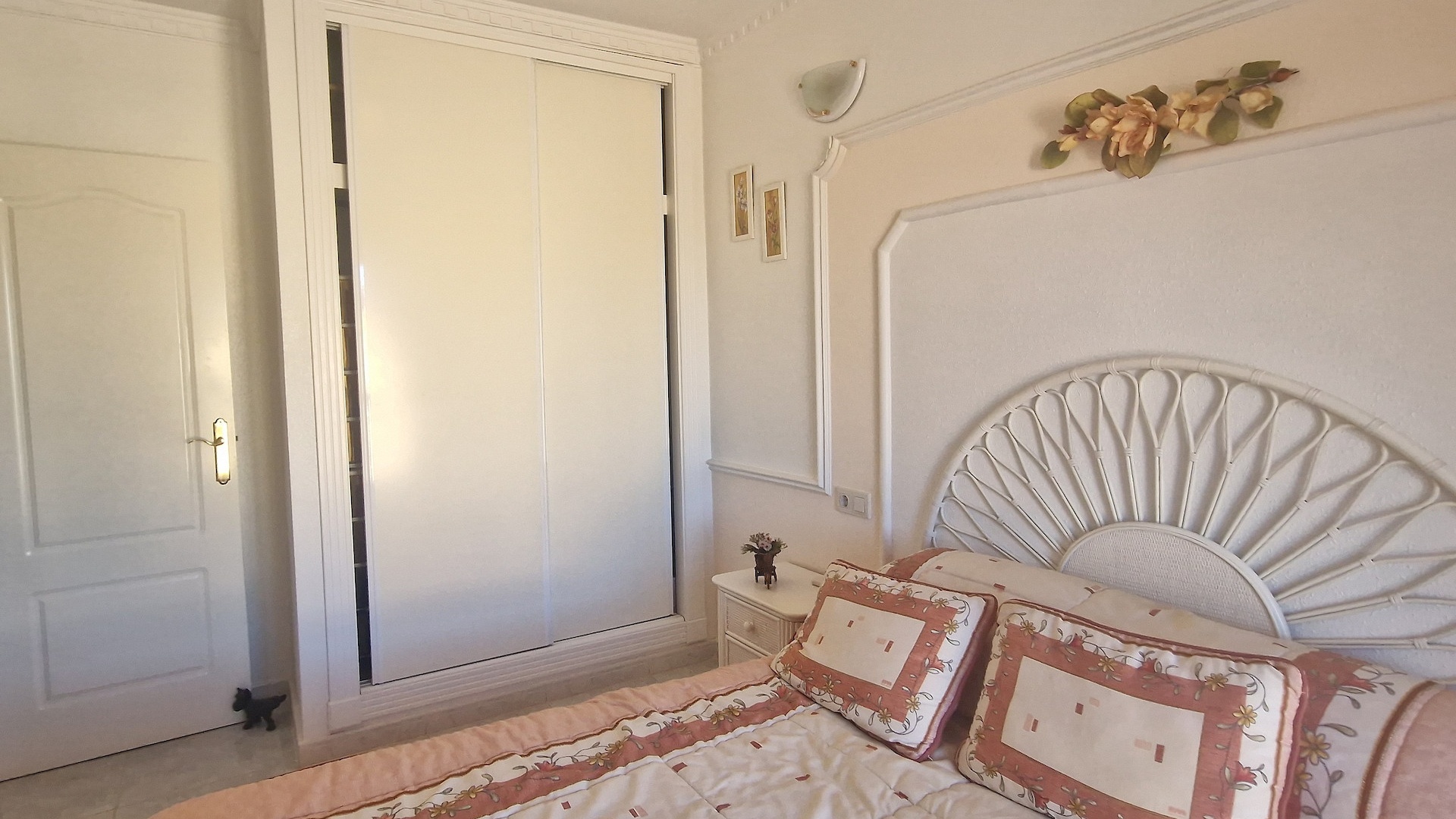 Resale - Townhouse - Villamartin - las filipinas