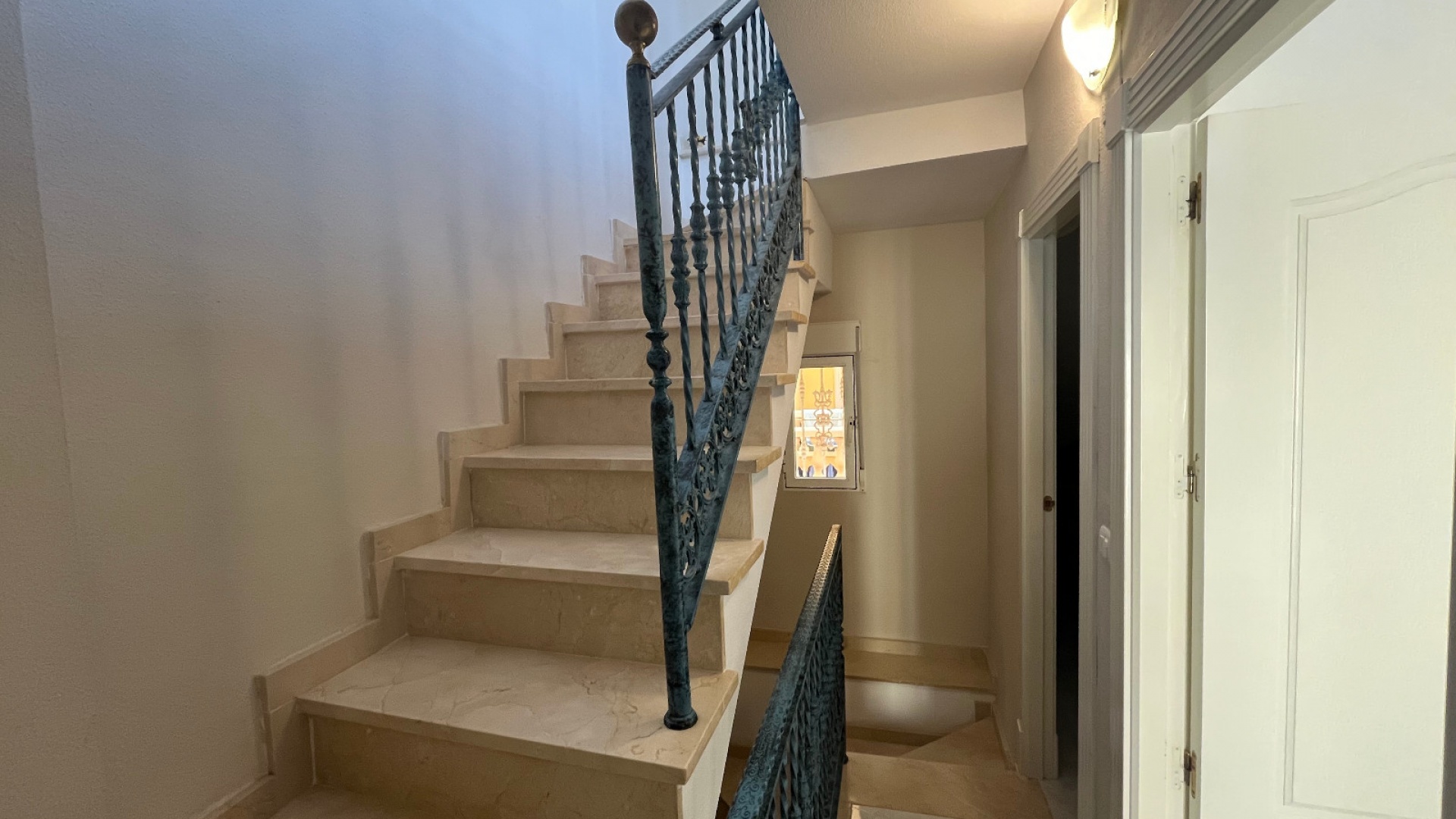 Resale - Townhouse - Villamartin - las filipinas