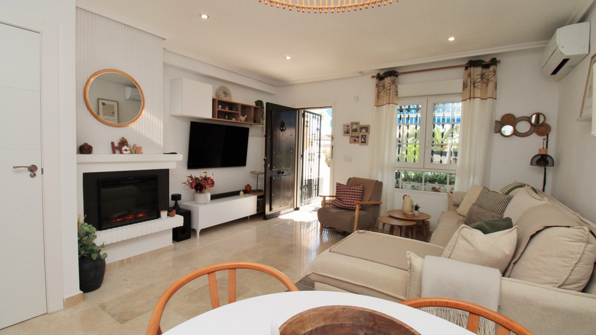 Resale - Townhouse - Villamartin - las violetas