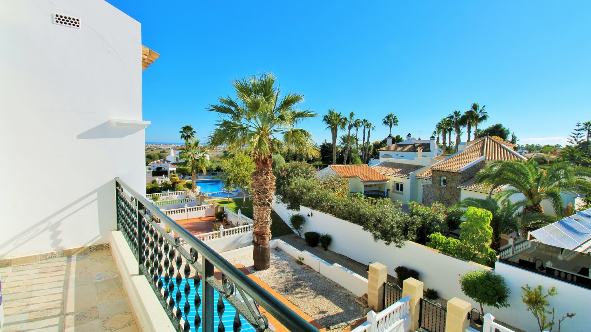 Resale - Townhouse - Villamartin - las violetas