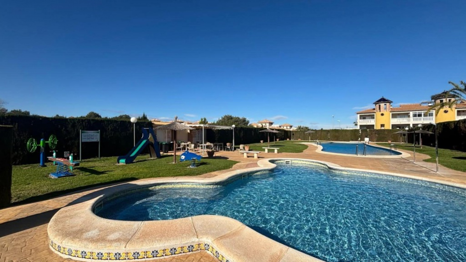 Resale - Townhouse - Villamartin - monte golf