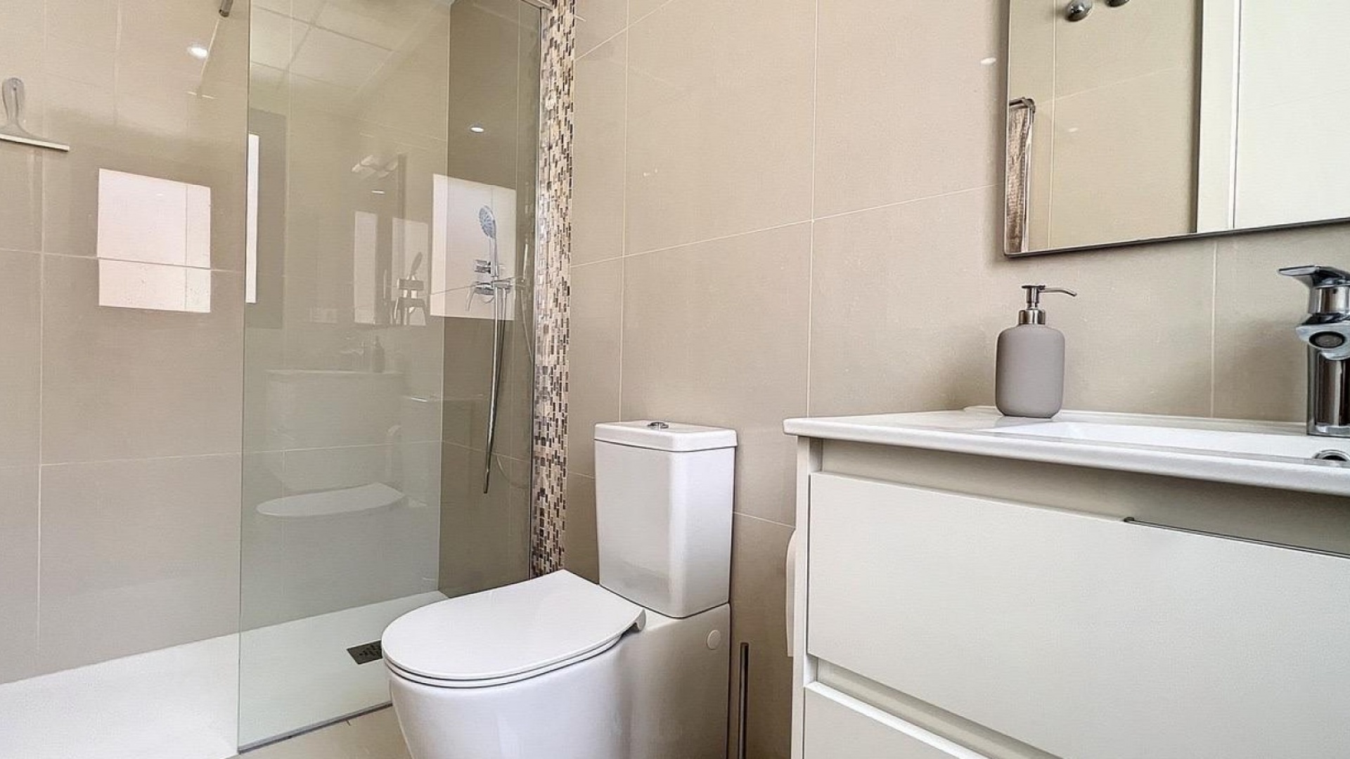 Resale - Townhouse - Villamartin - PAU 26