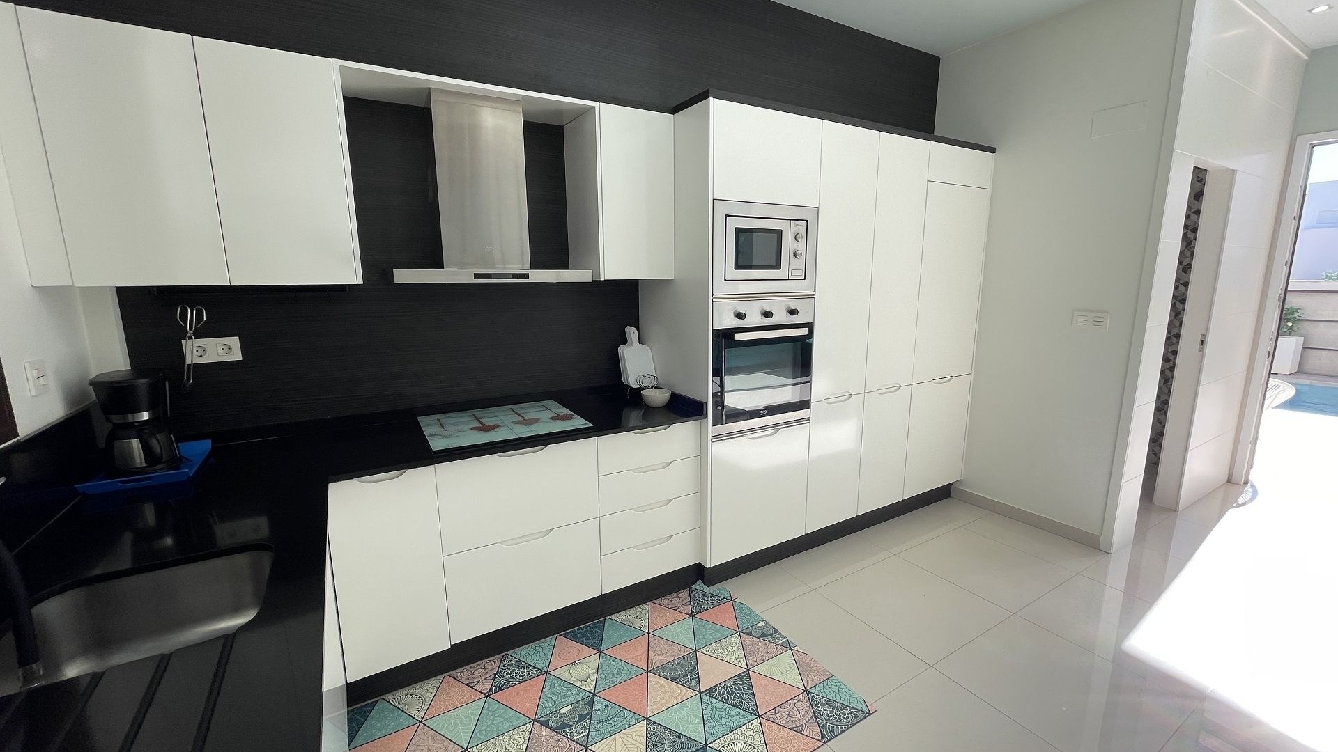 Resale - Townhouse - Villamartin - PAU 26