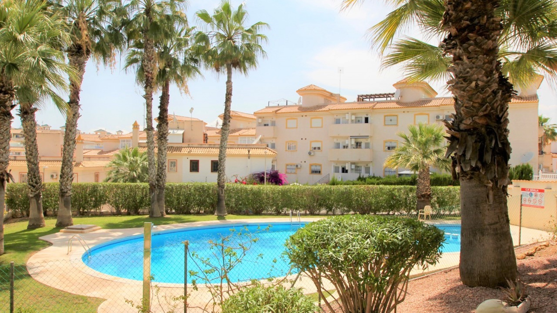 Resale - Townhouse - Villamartin - Res. Sevilla