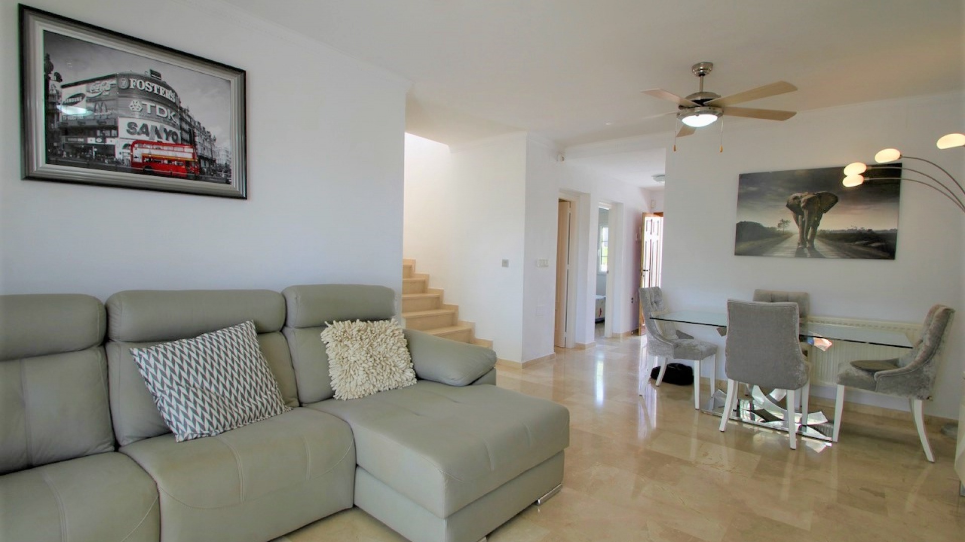 Resale - Townhouse - Villamartin - Res. Sevilla