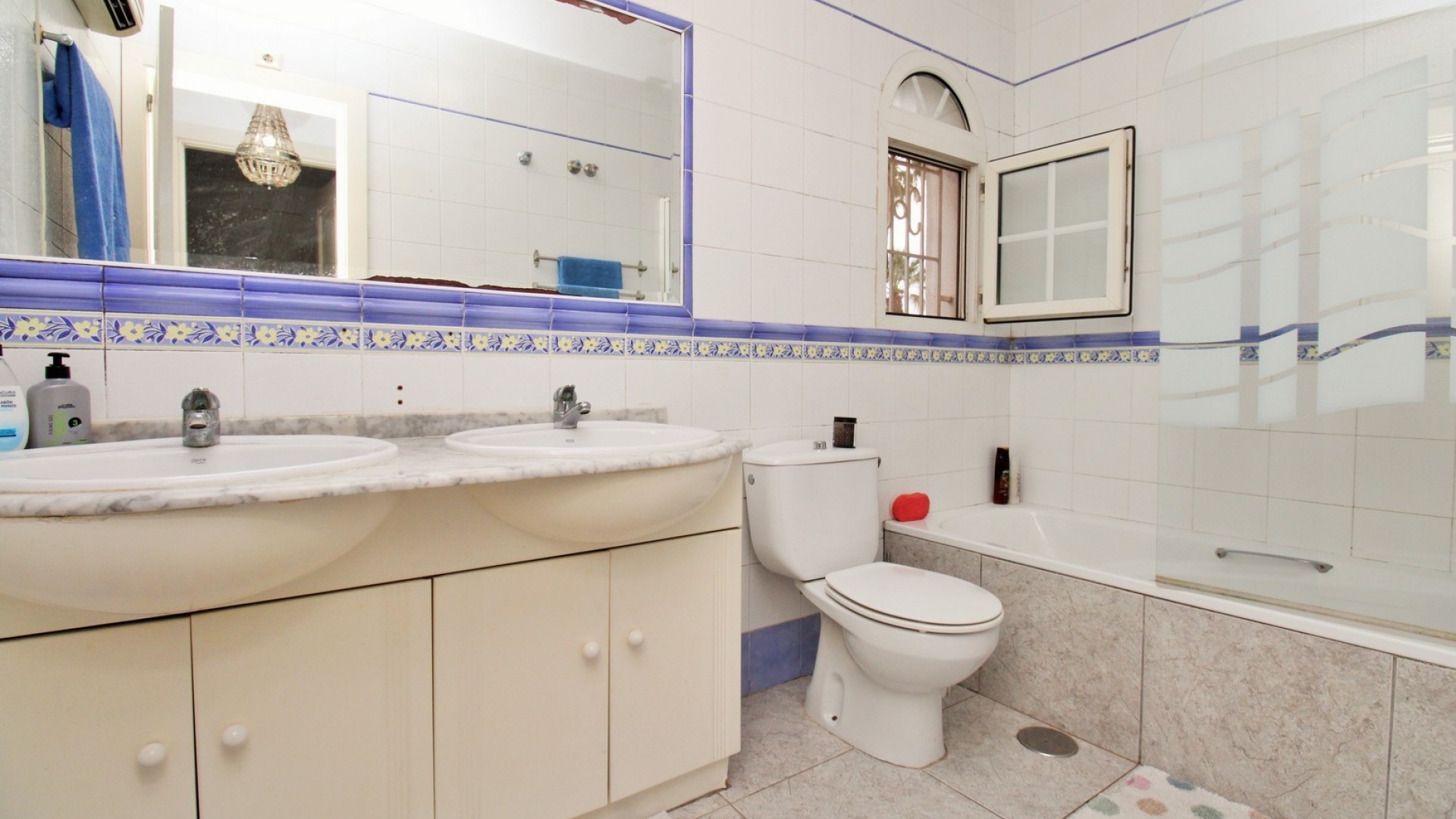 Resale - Townhouse - Villamartin - rioja