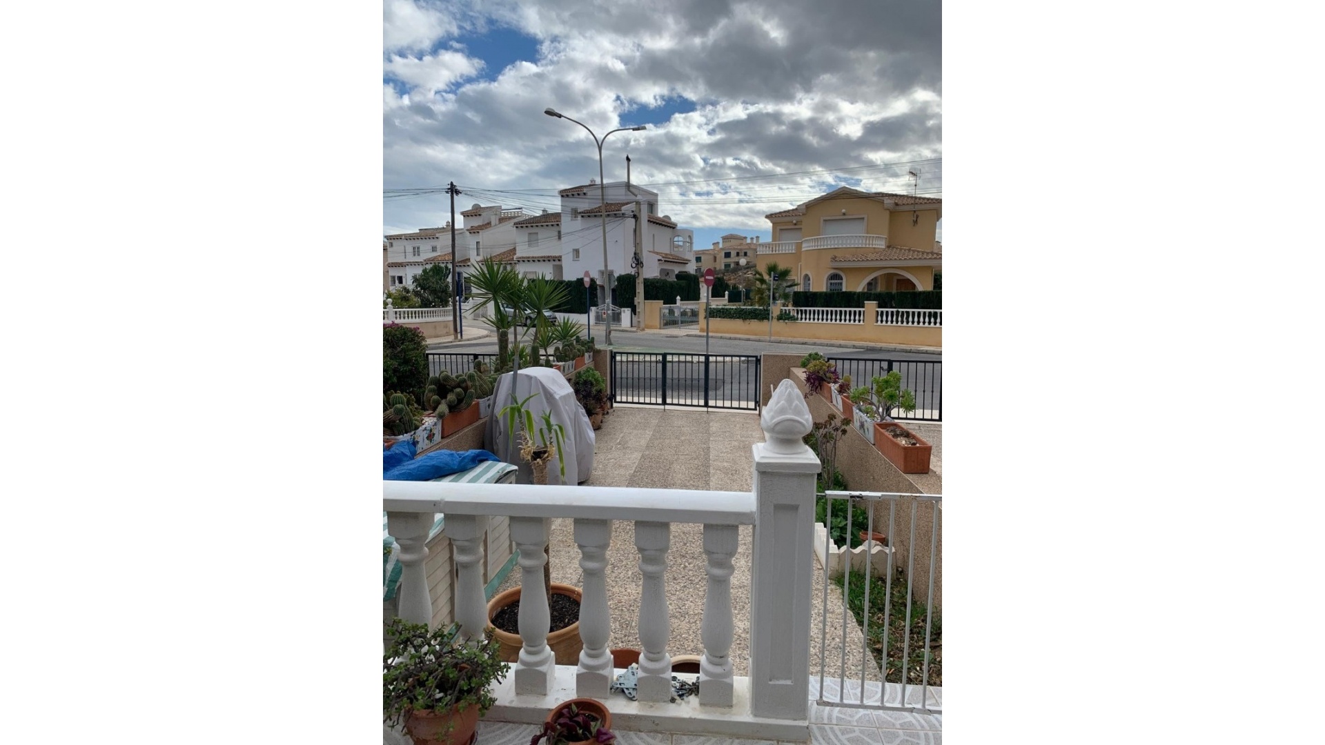 Resale - Townhouse - Villamartin - st james hill
