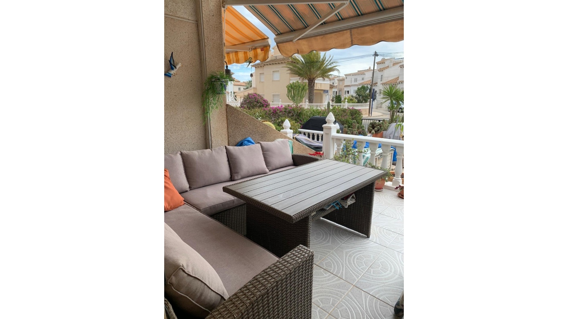 Resale - Townhouse - Villamartin - st james hill