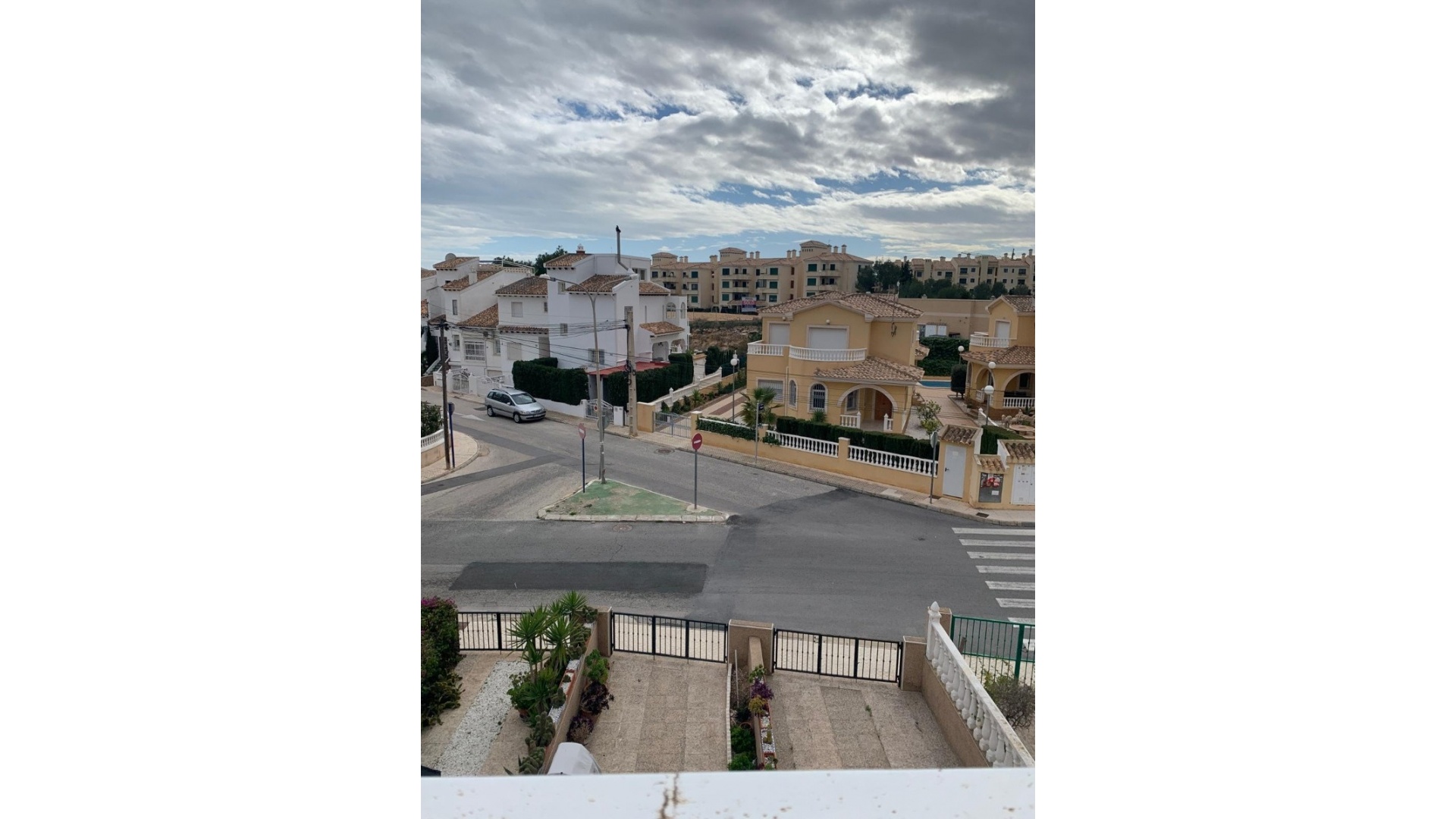 Resale - Townhouse - Villamartin - st james hill