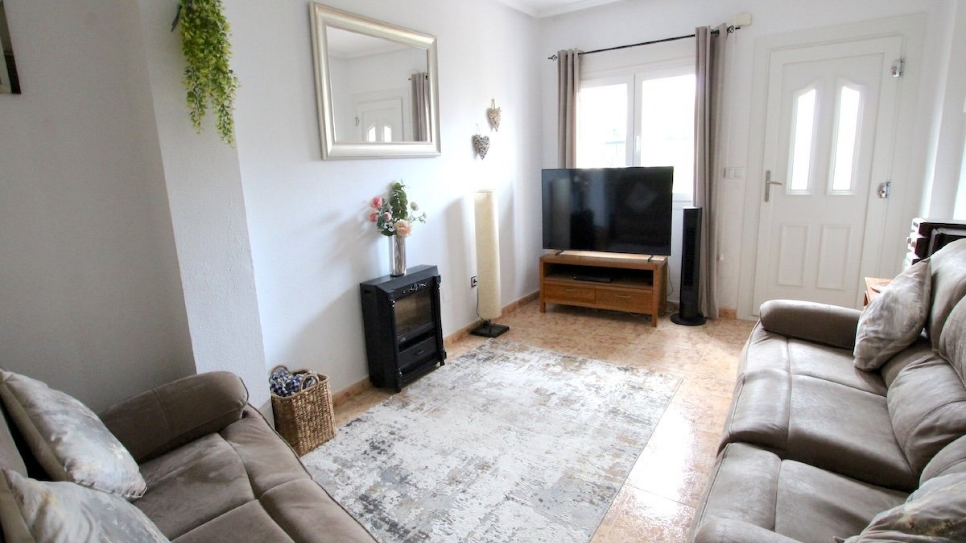 Resale - Townhouse - Villamartin - st james hill