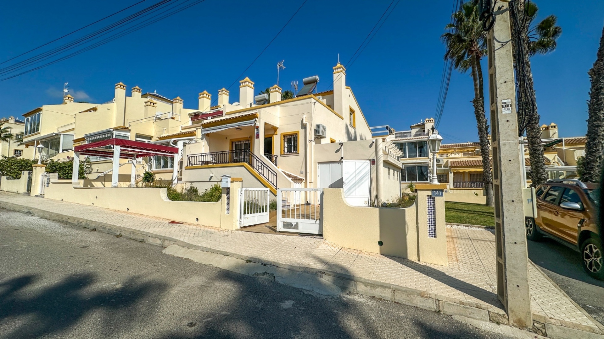 Resale - Townhouse - Villamartin - valencia norte