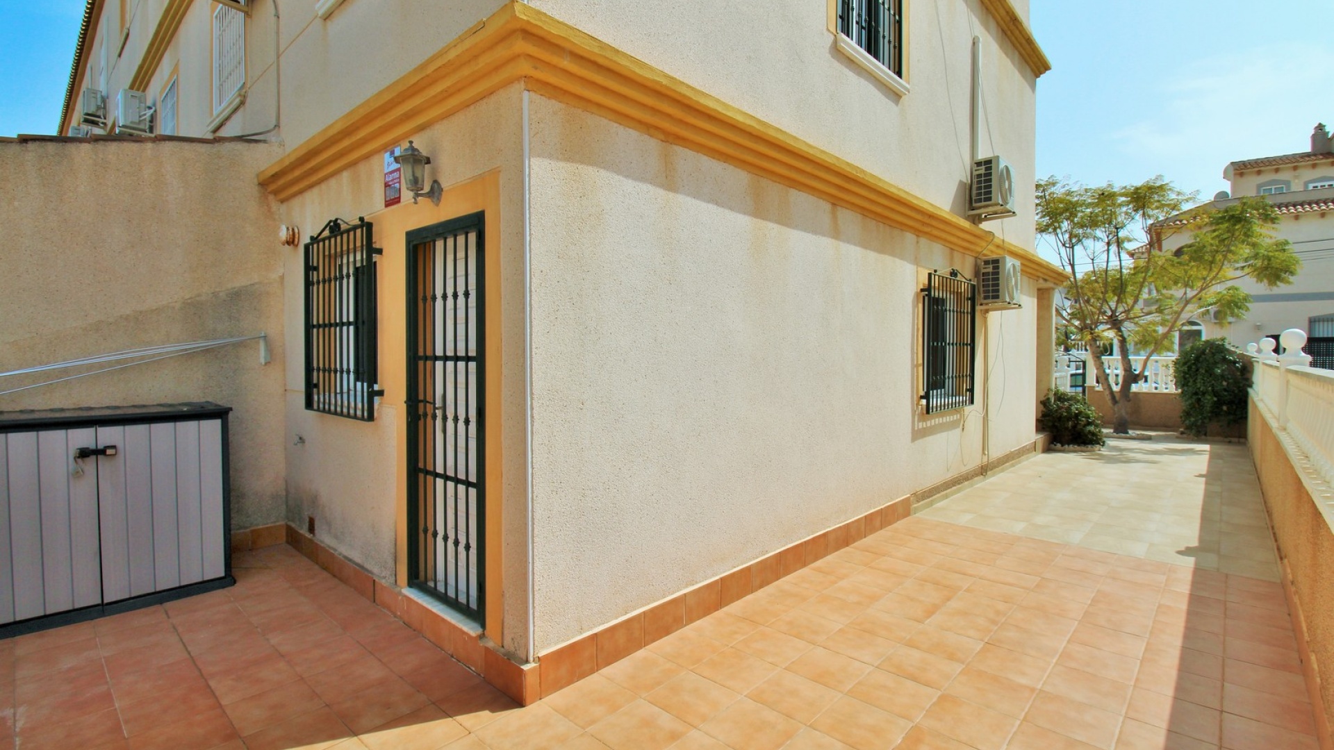 Resale - Townhouse - Villamartin