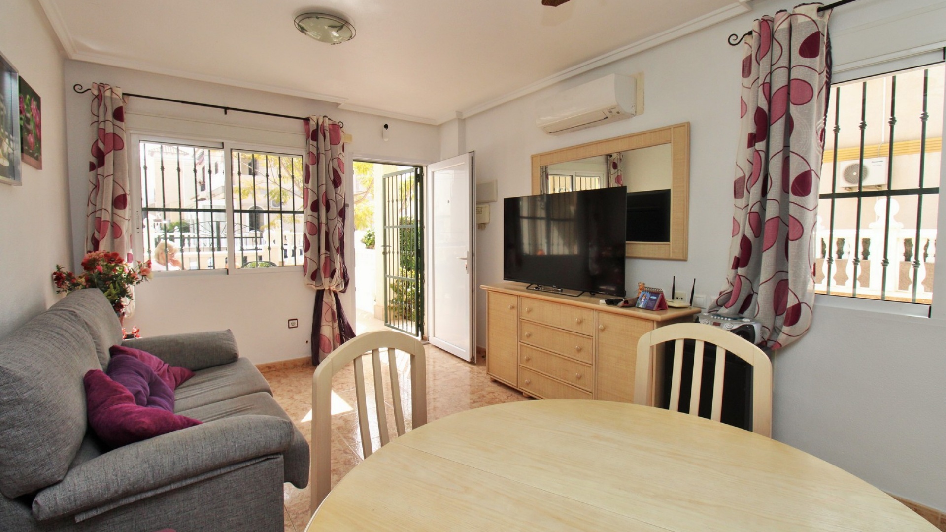 Resale - Townhouse - Villamartin