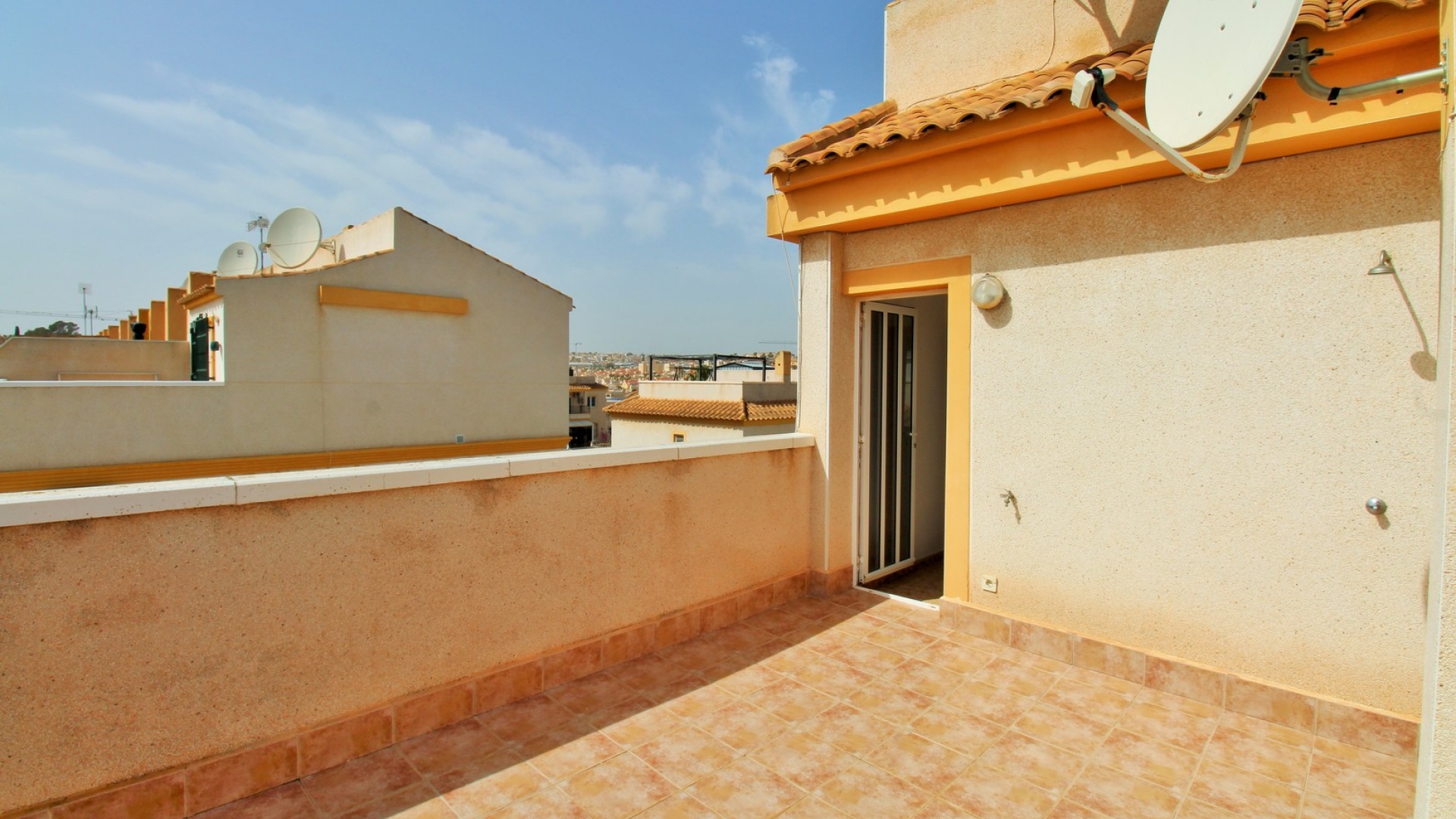 Resale - Townhouse - Villamartin
