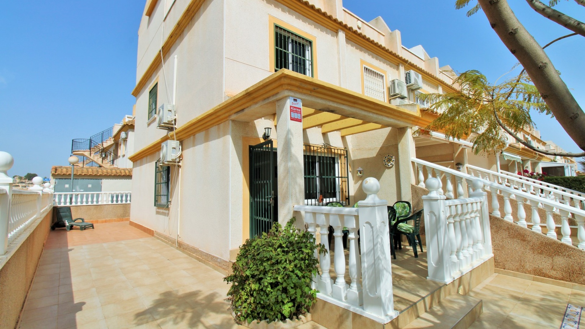 Resale - Townhouse - Villamartin