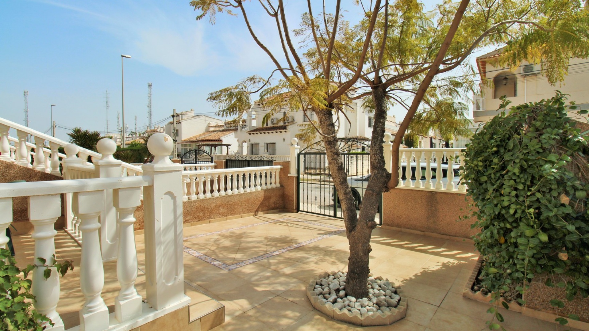 Resale - Townhouse - Villamartin