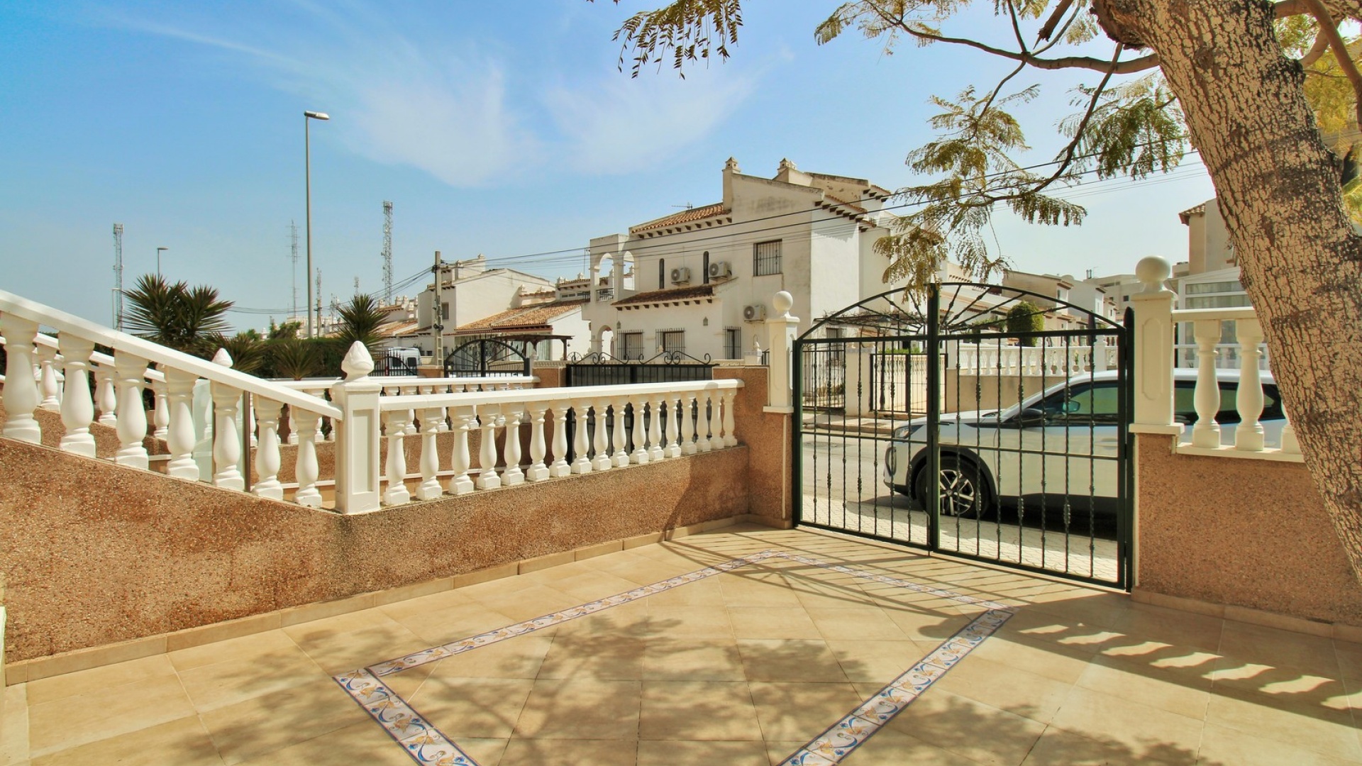Resale - Townhouse - Villamartin