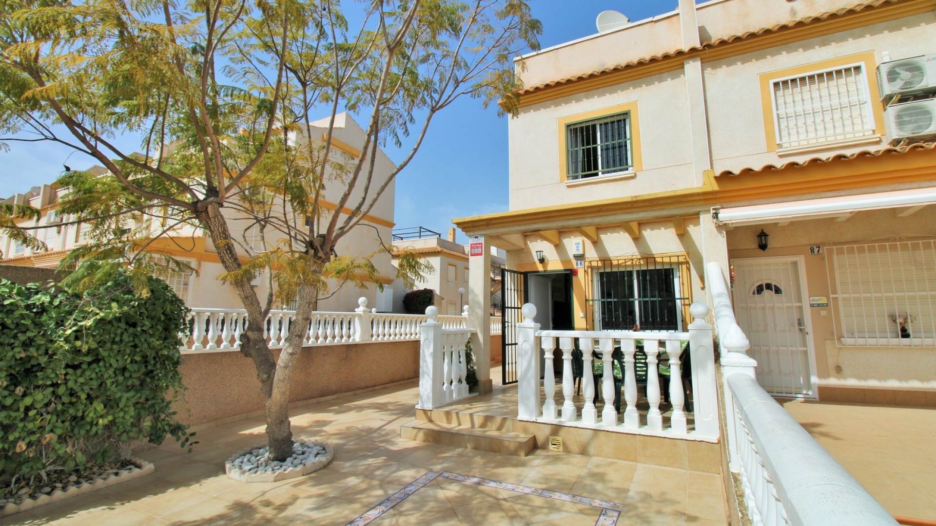 Resale - Townhouse - Villamartin