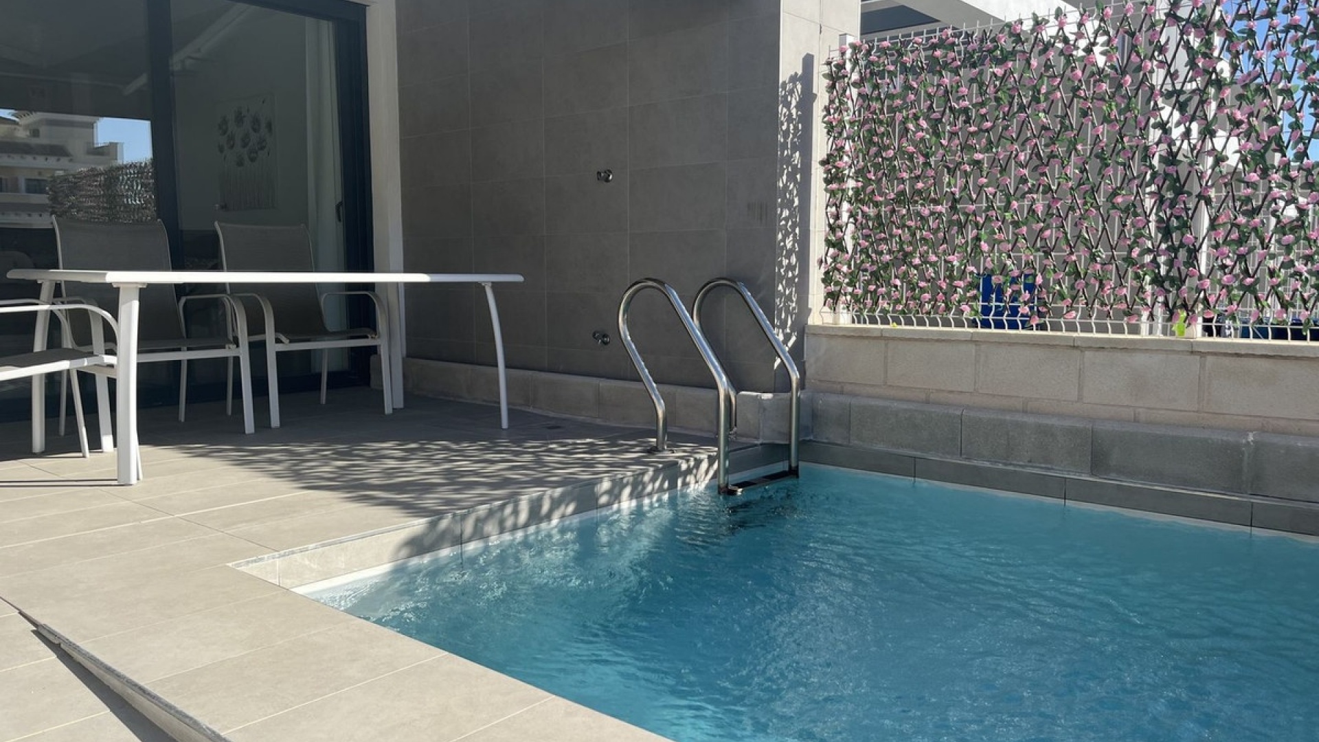 Resale - Townhouse - Villamartin