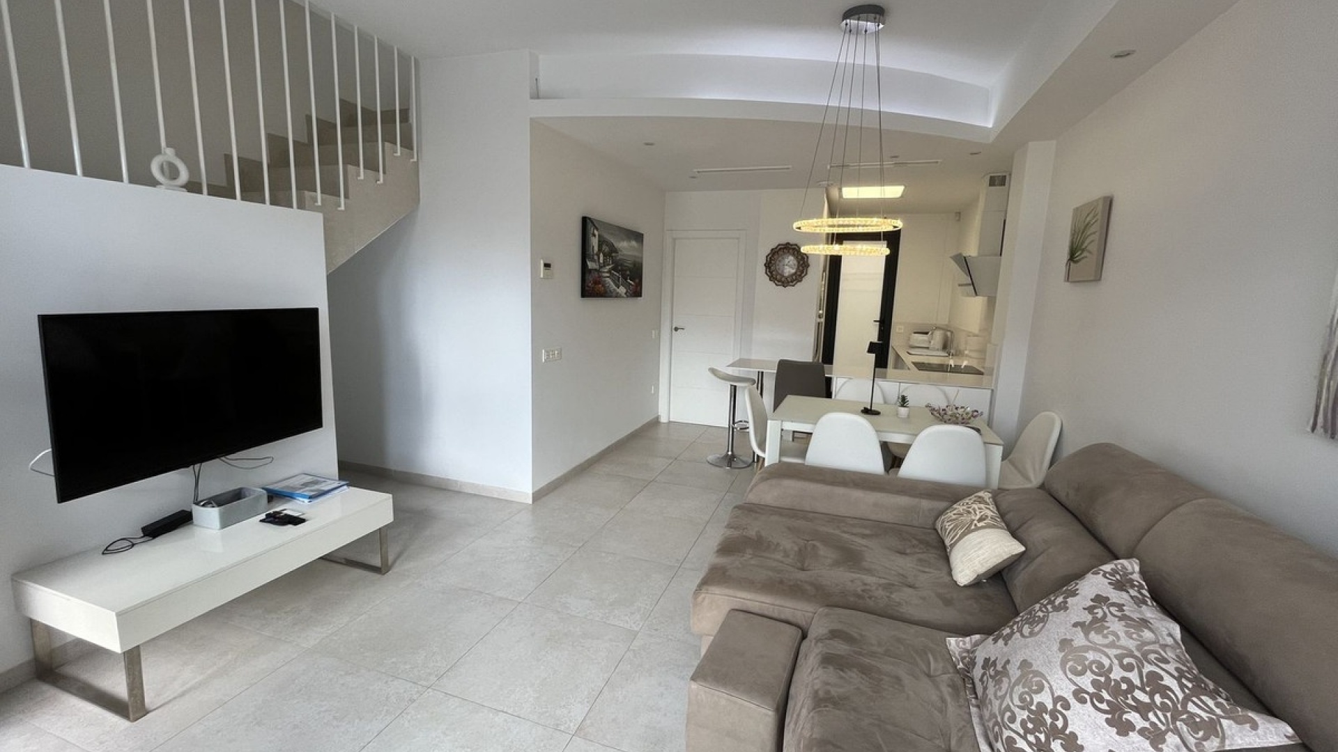 Resale - Townhouse - Villamartin