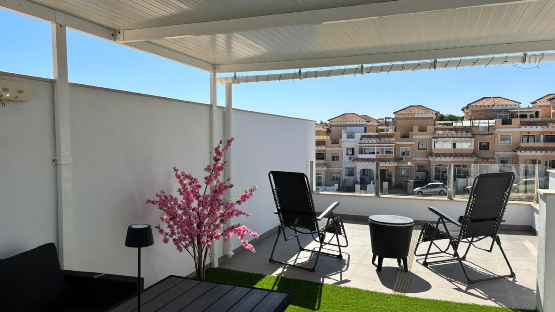Resale - Townhouse - Villamartin