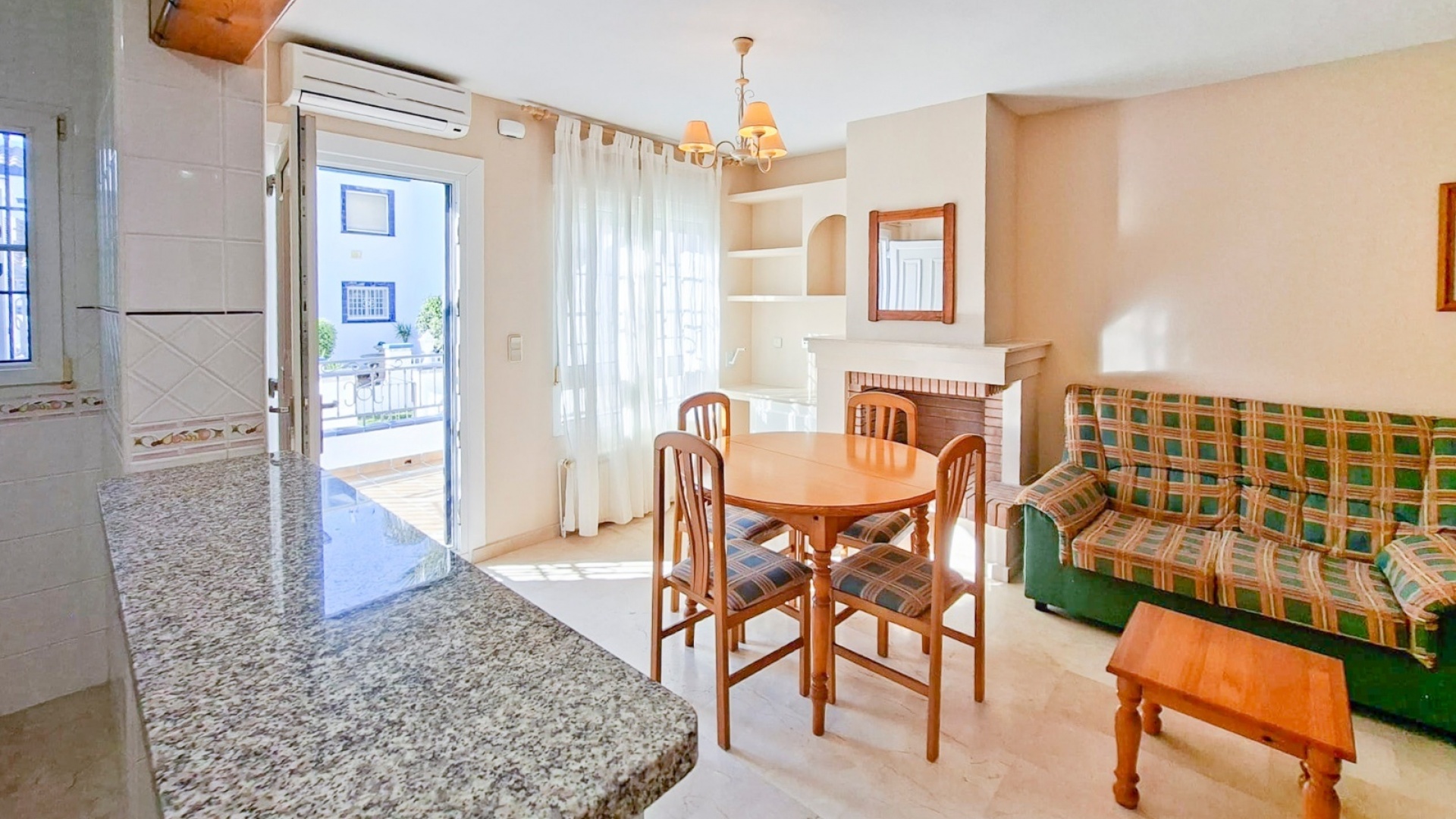 Resale - Townhouse - Villamartin