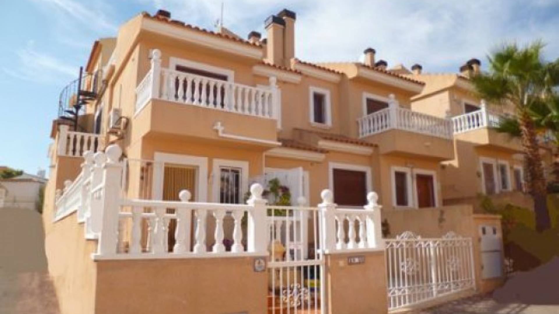 Resale - Townhouse - Villamartin