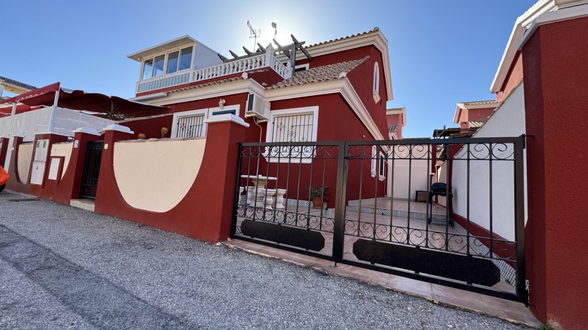 Resale - Townhouse - Villamartin