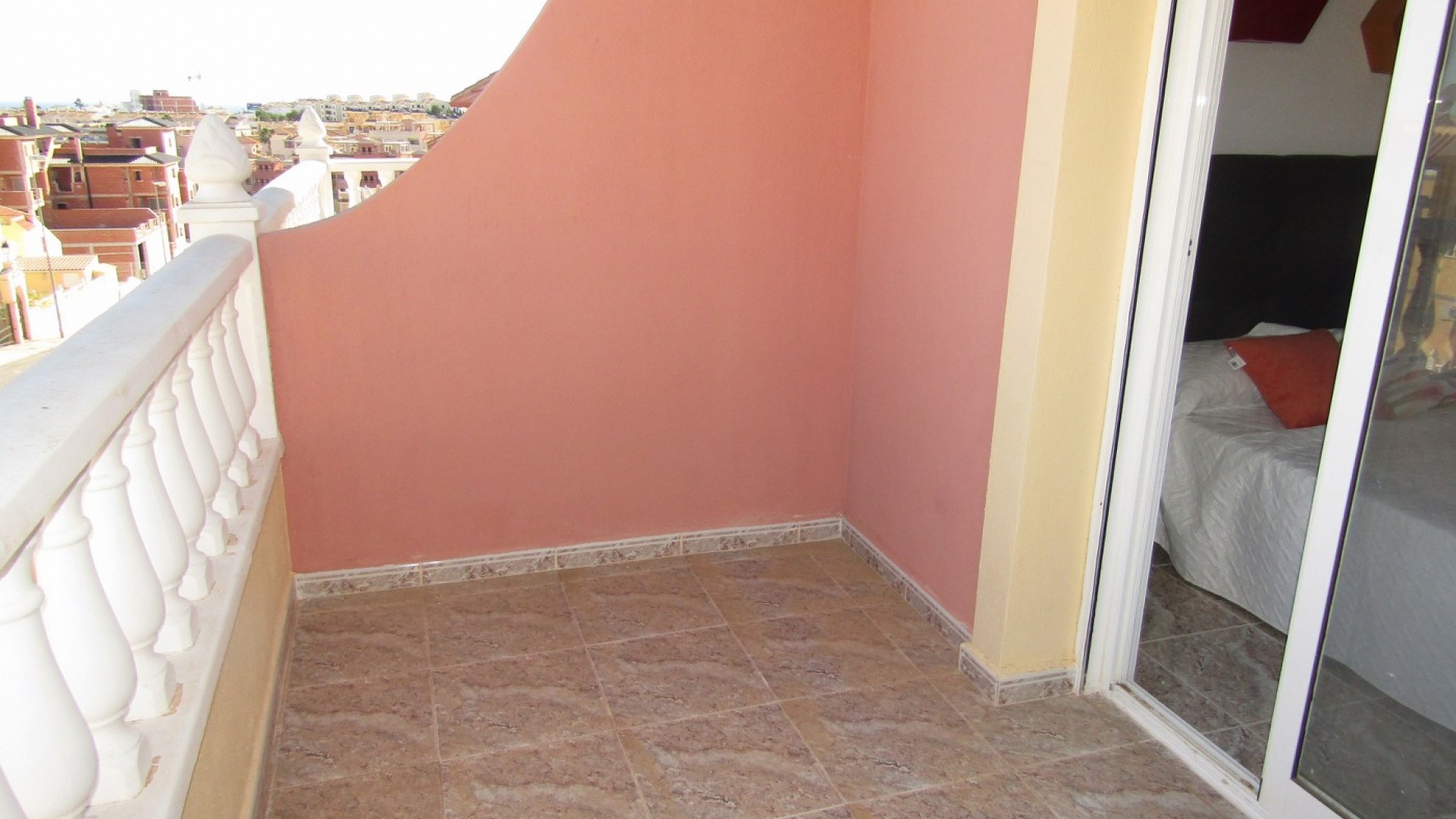 Resale - Townhouse - Villamartin