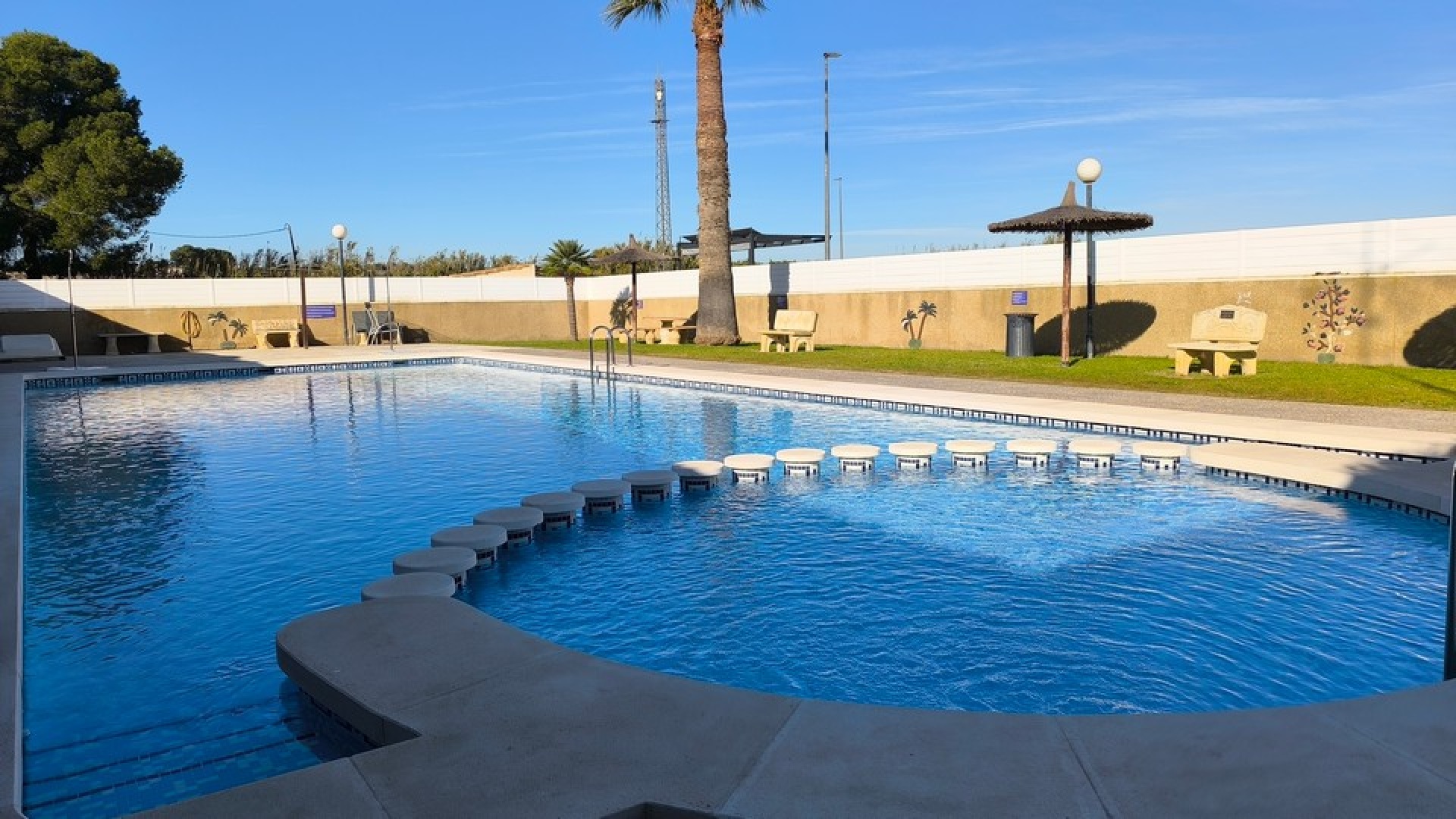 Resale - Villa - Algorfa - Montebello