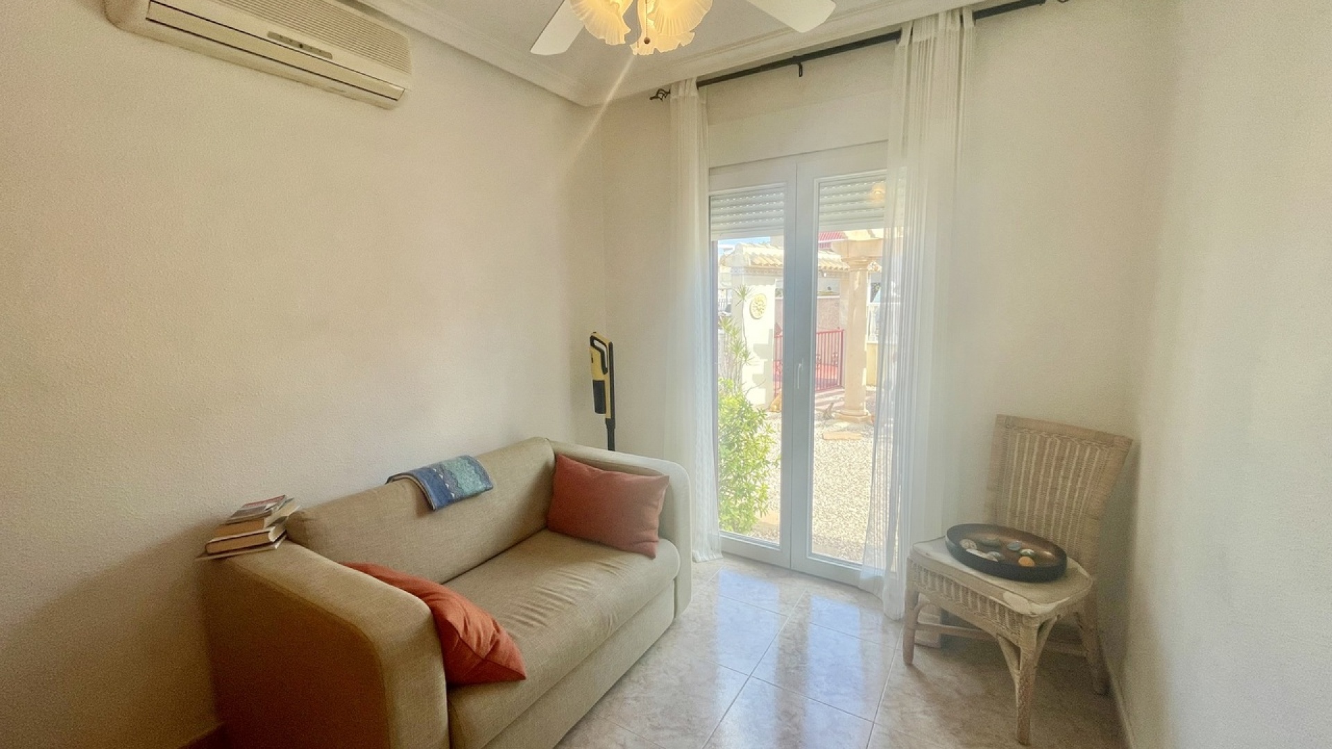 Resale - Villa - Algorfa