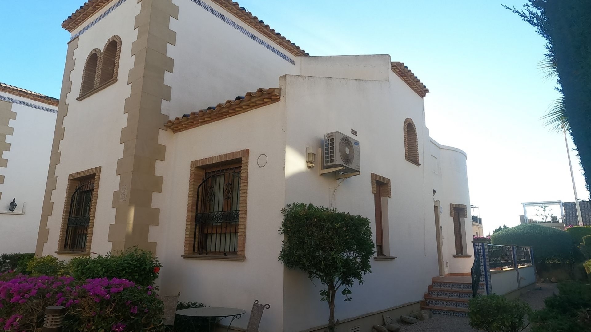 Resale - Villa - Algorfa