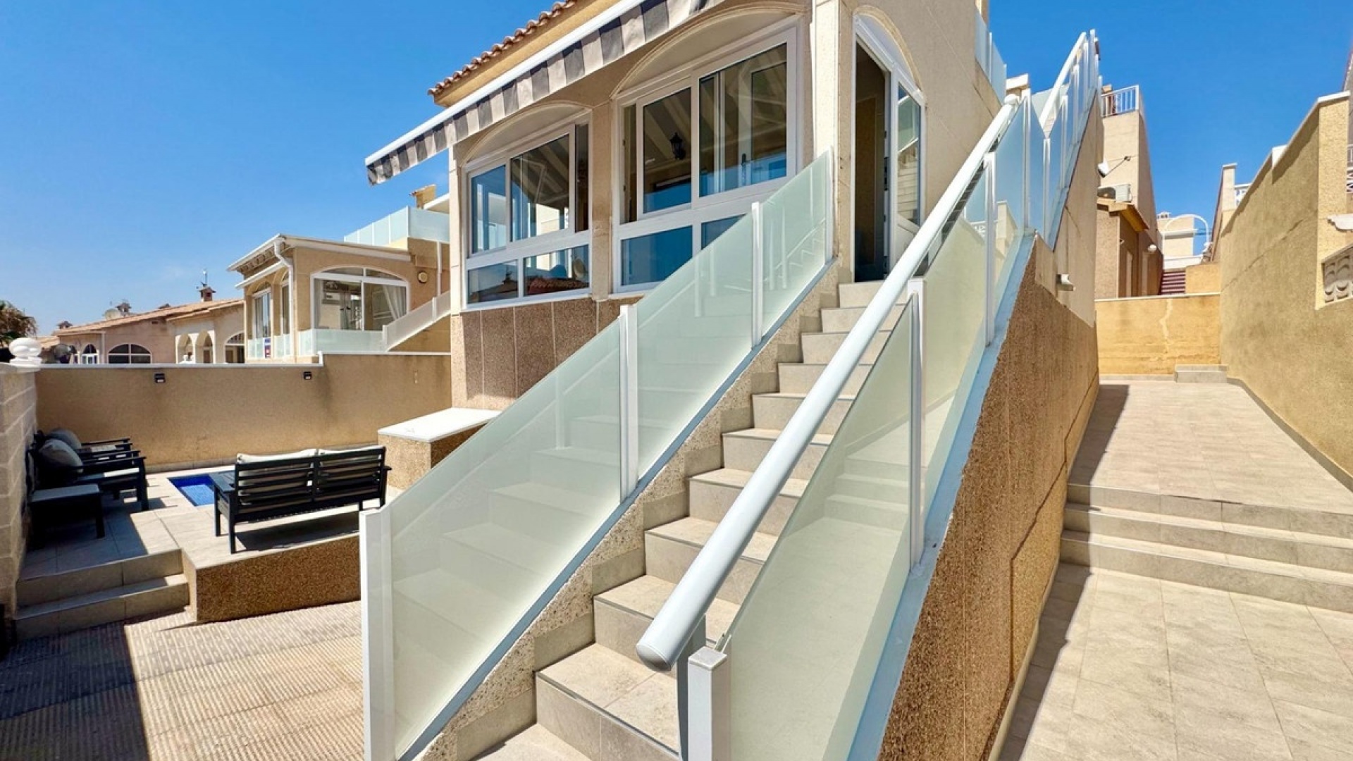 Resale - Villa - Alicante - La Florida