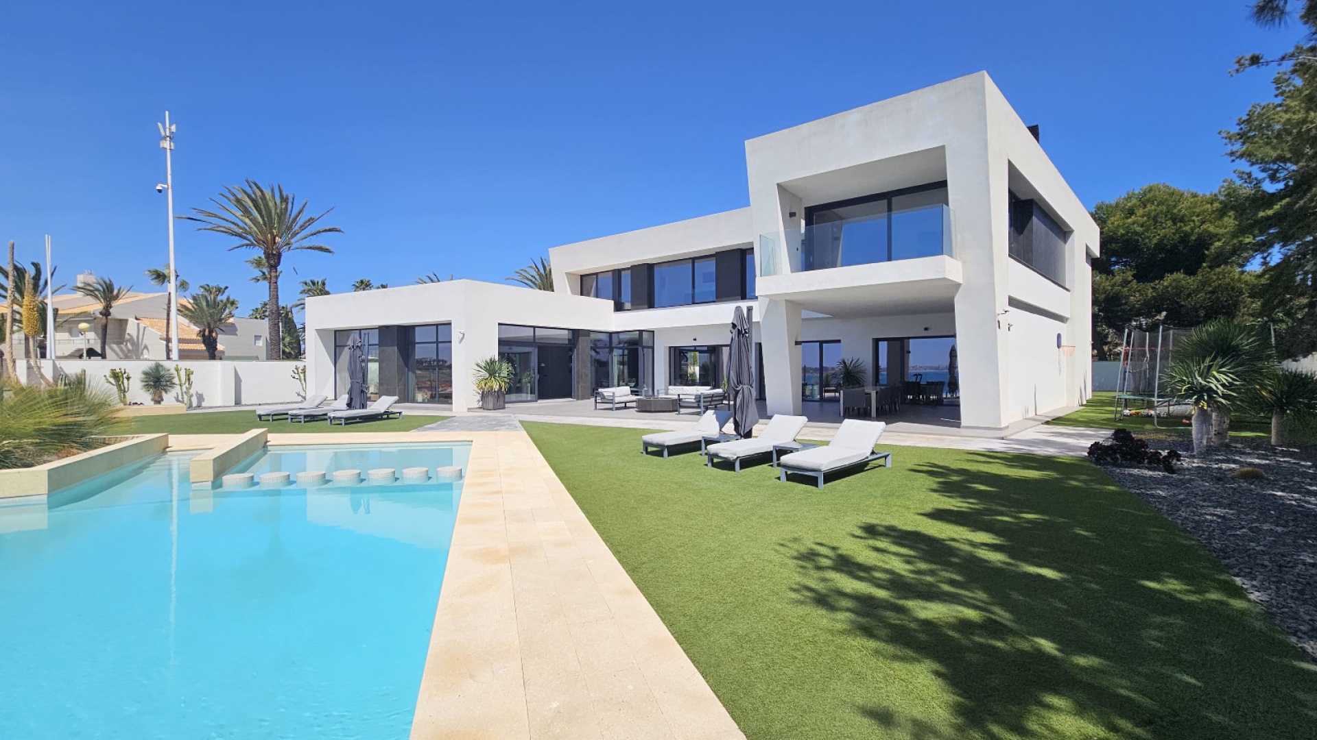 Resale - Villa - Cabo Roig - beachside cabo roig