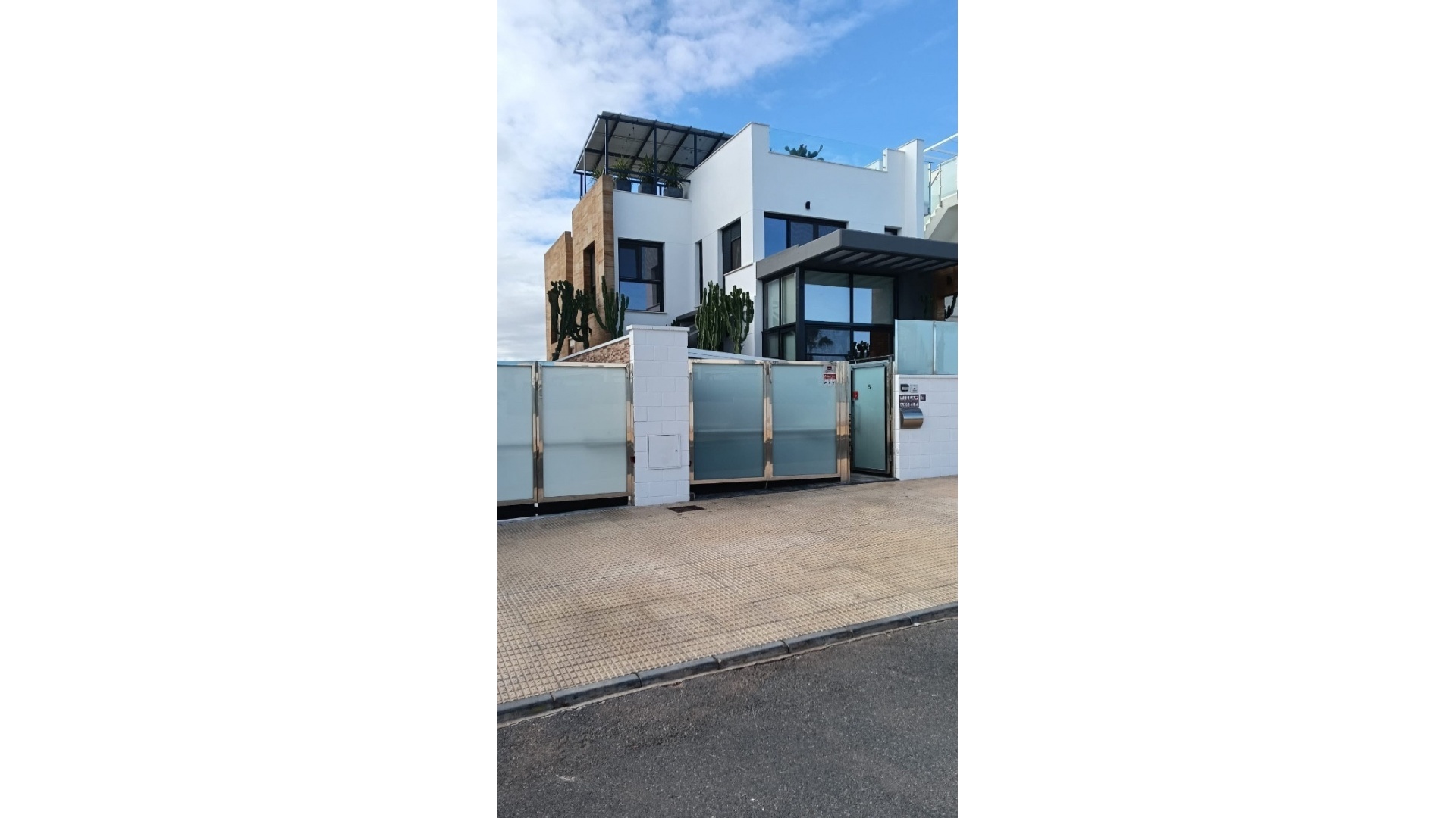 Resale - Villa - Cabo Roig - Costa Blanca South