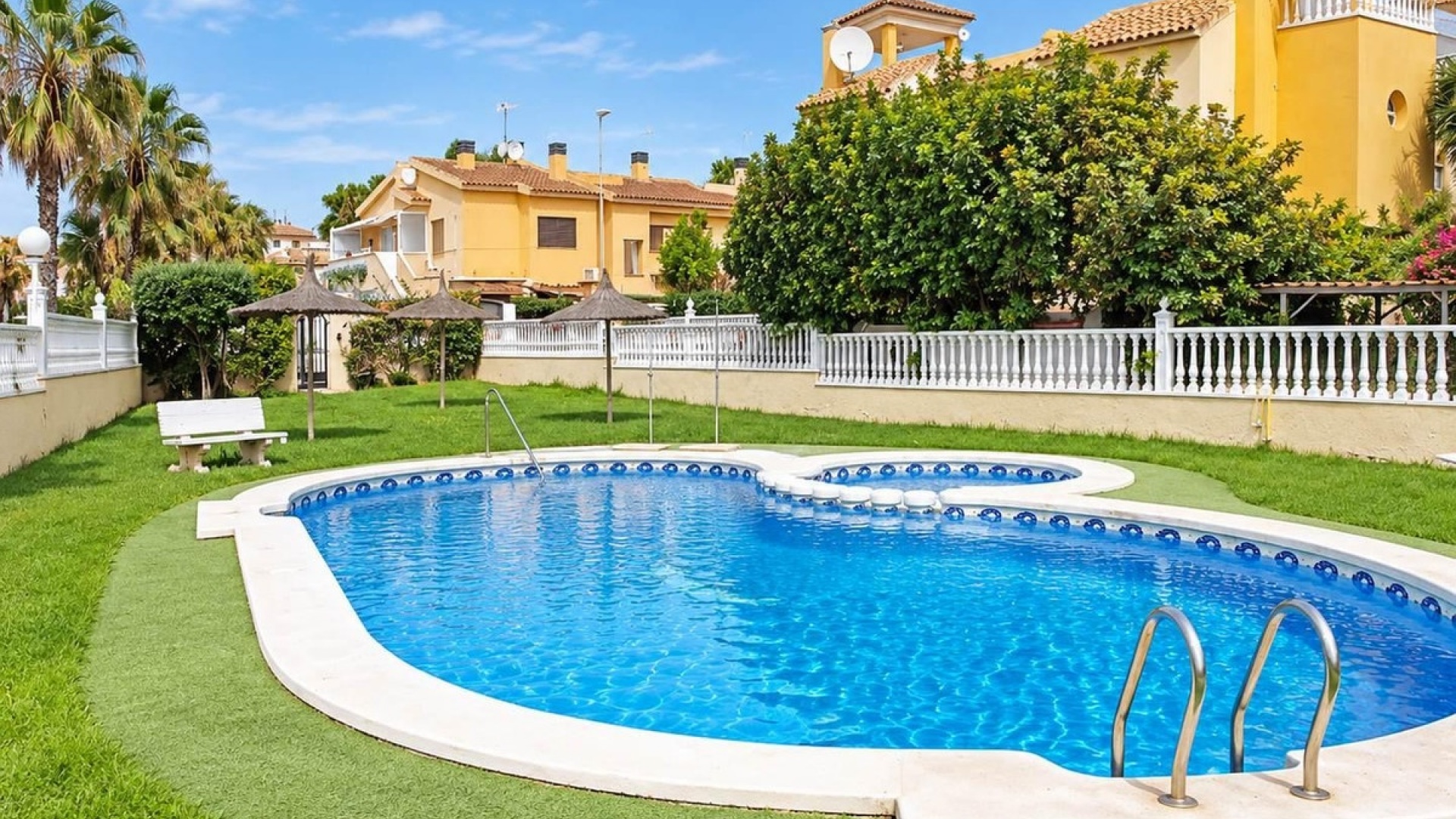 Resale - Villa - Cabo Roig - Costa Blanca South