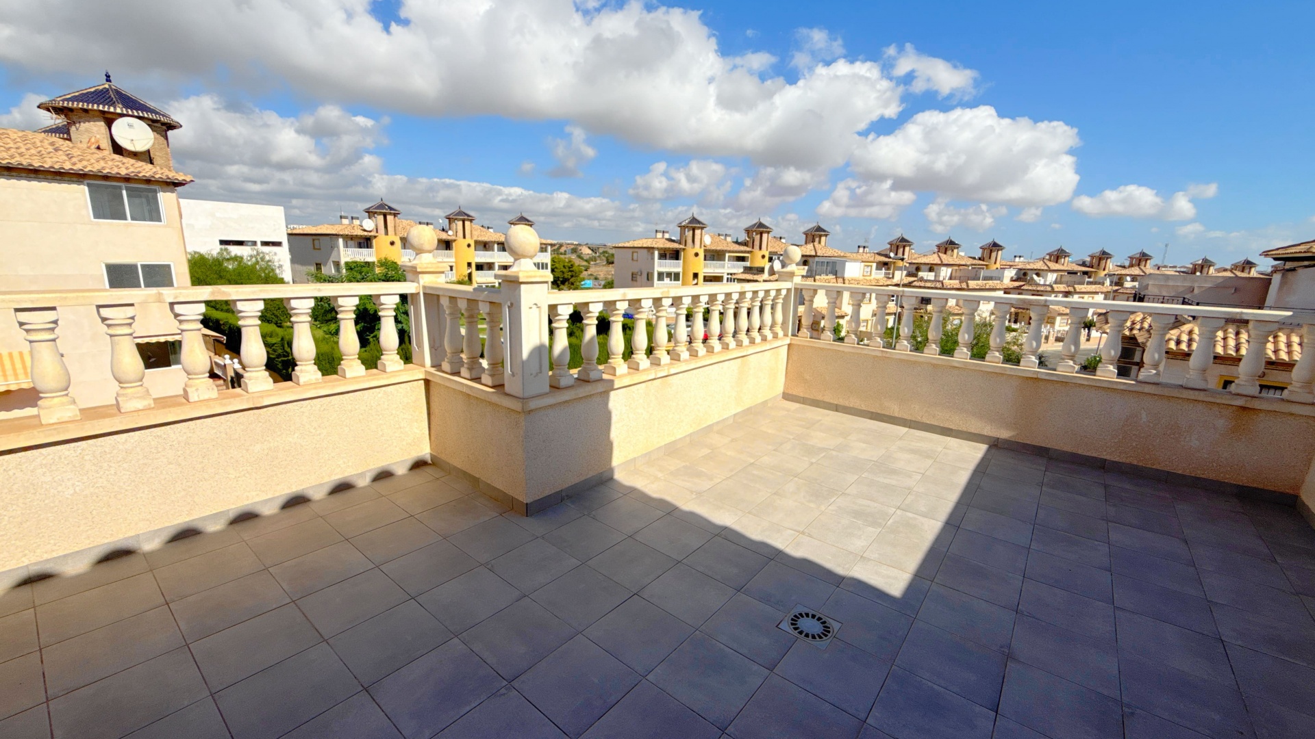 Resale - Villa - Cabo Roig - la regia