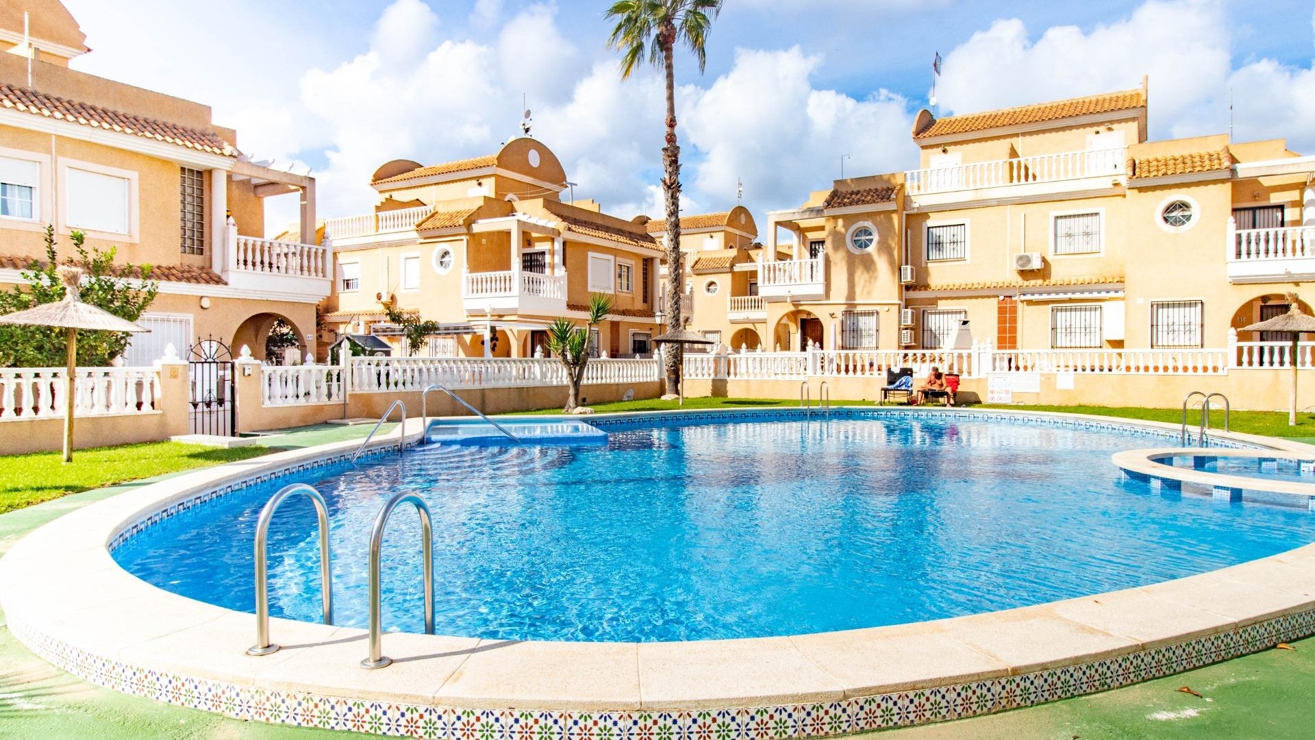 Resale - Villa - Cabo Roig - la regia